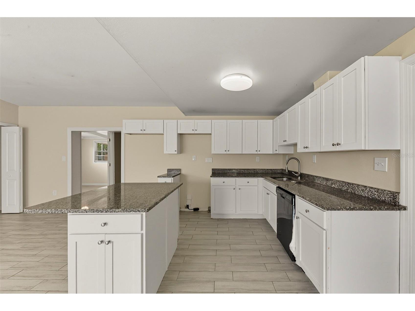 1000 Emeralda Road Orlando FL 32808 O6416882 image15