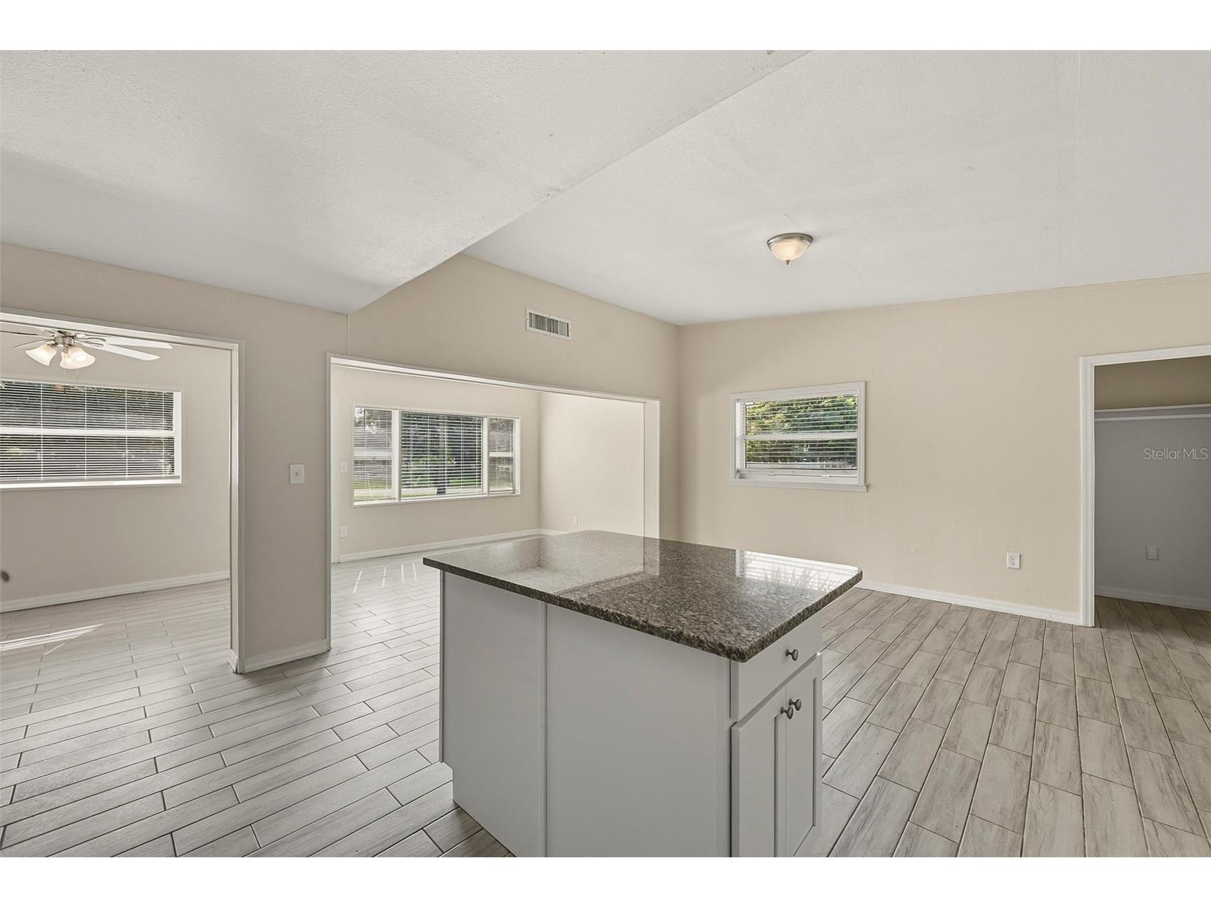 1000 Emeralda Road Orlando FL 32808 O6416882 image18