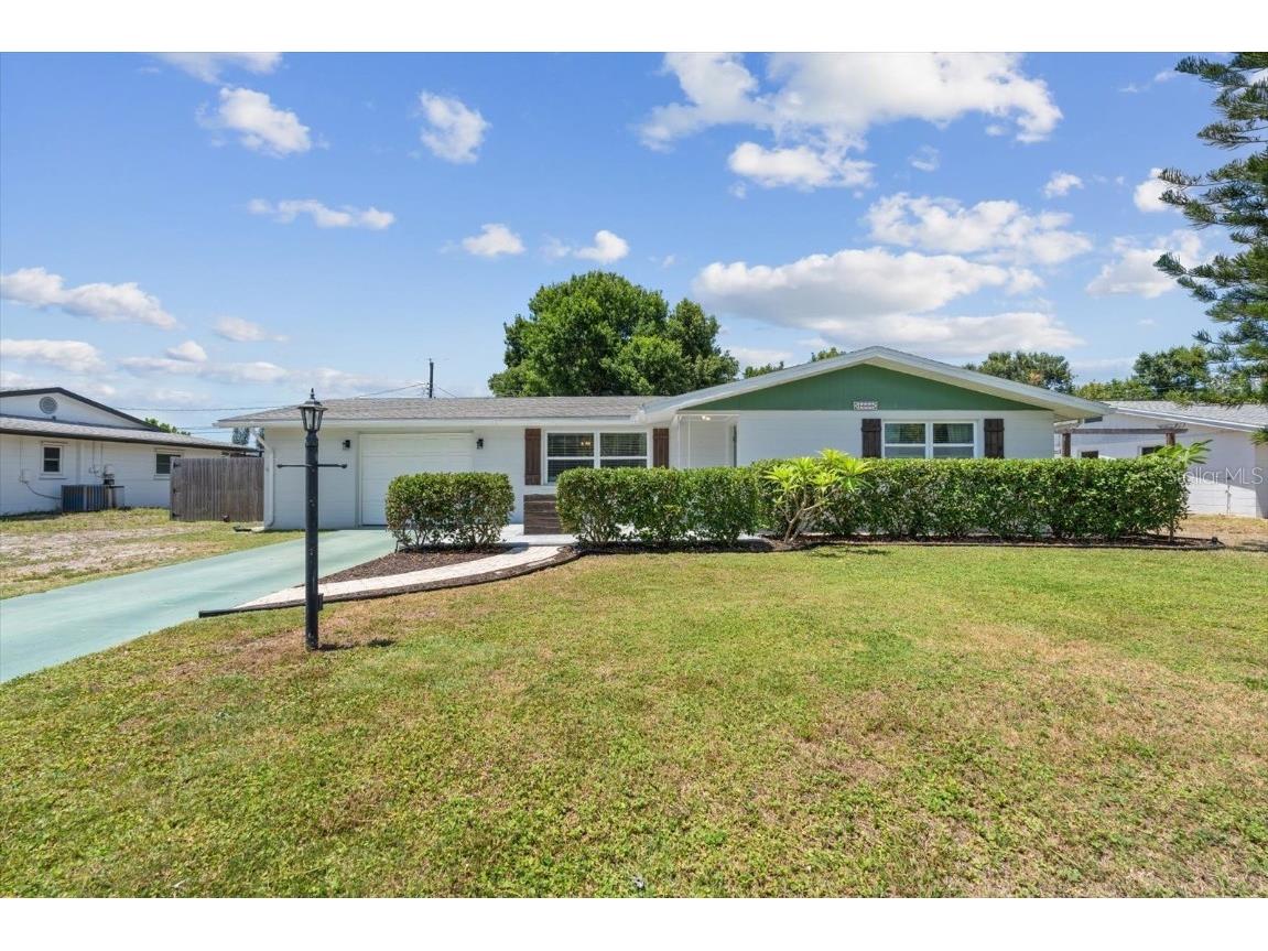 1000 Fruitland Avenue Bradenton FL 34207 A4613399 image1