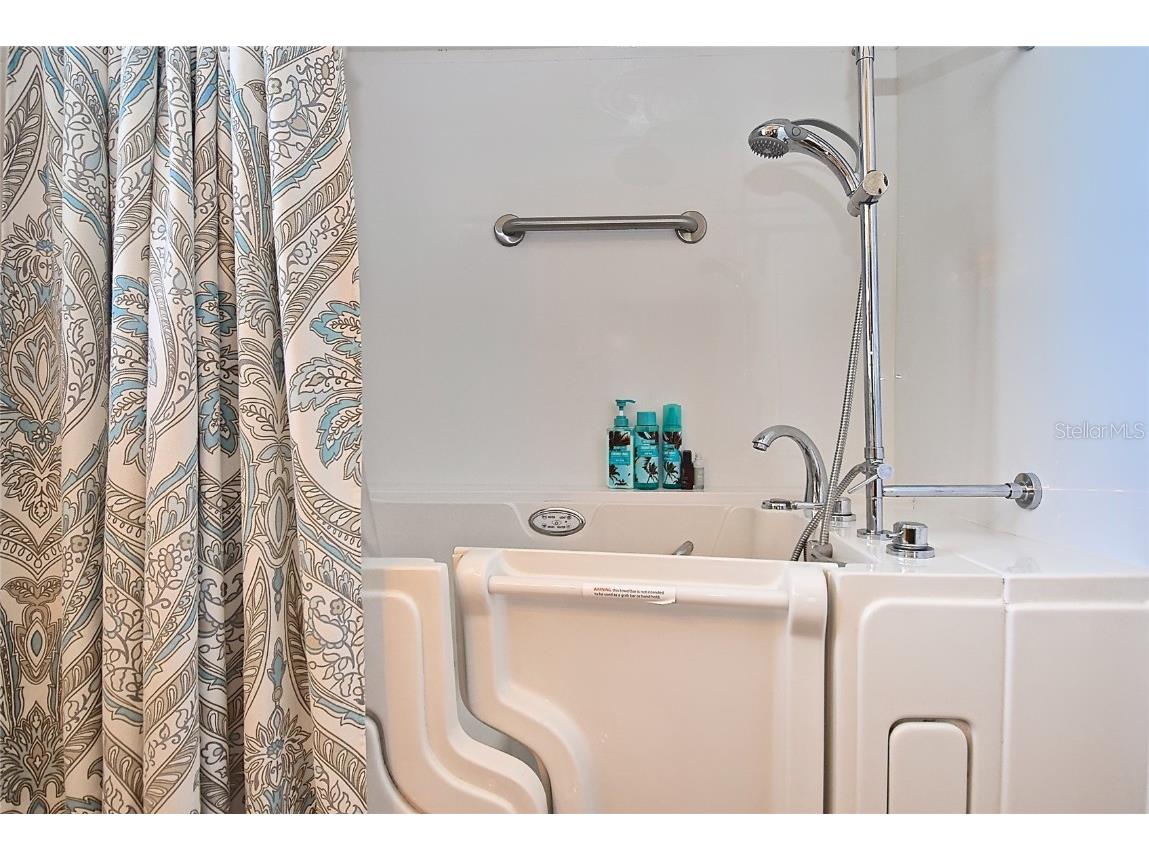 1000 Gardens Edge Drive #1023 Venice FL 34285 A4673402 image22