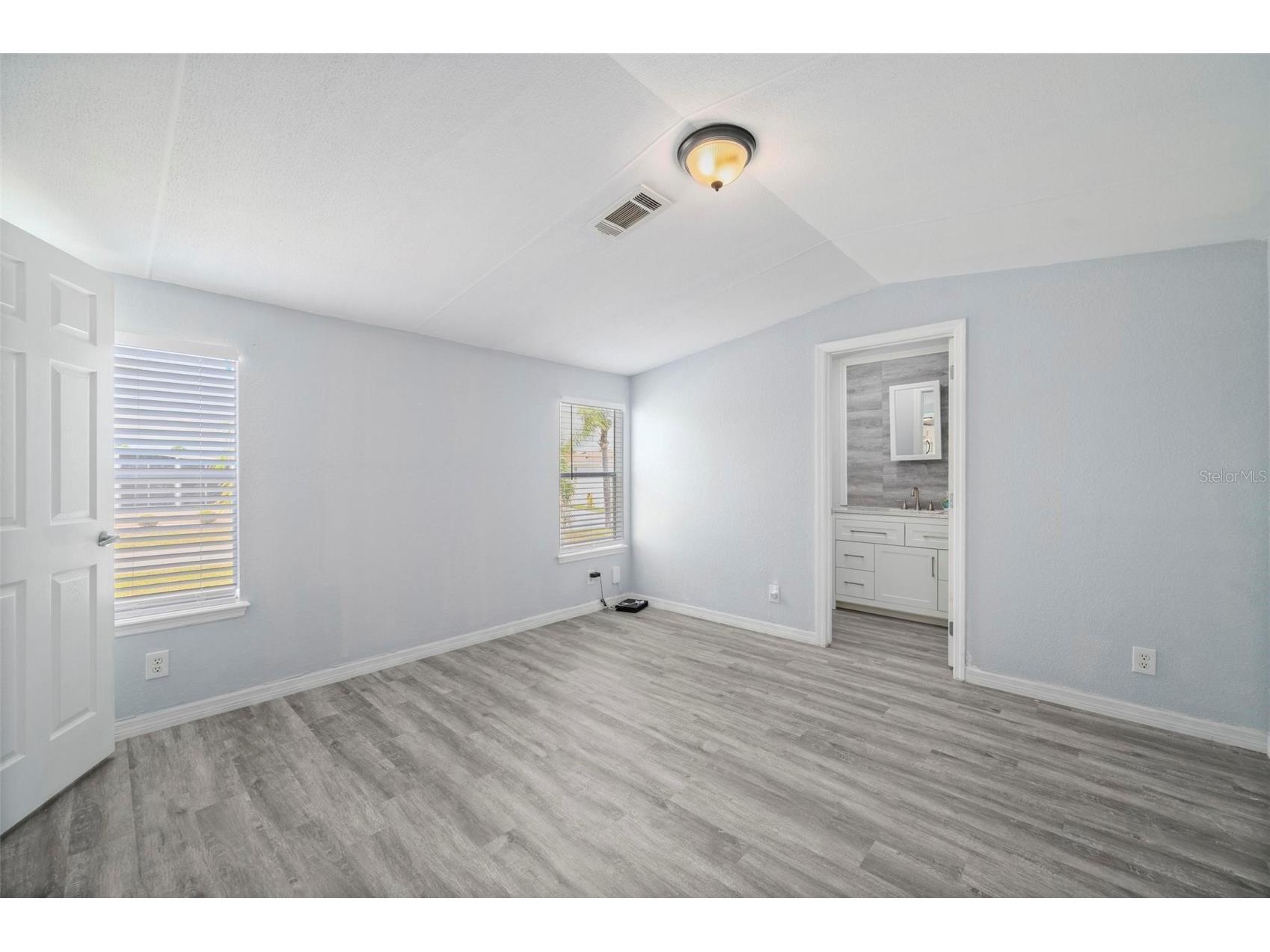 1000 Kings Highway #101 Port Charlotte FL 33980 C7525593 image12