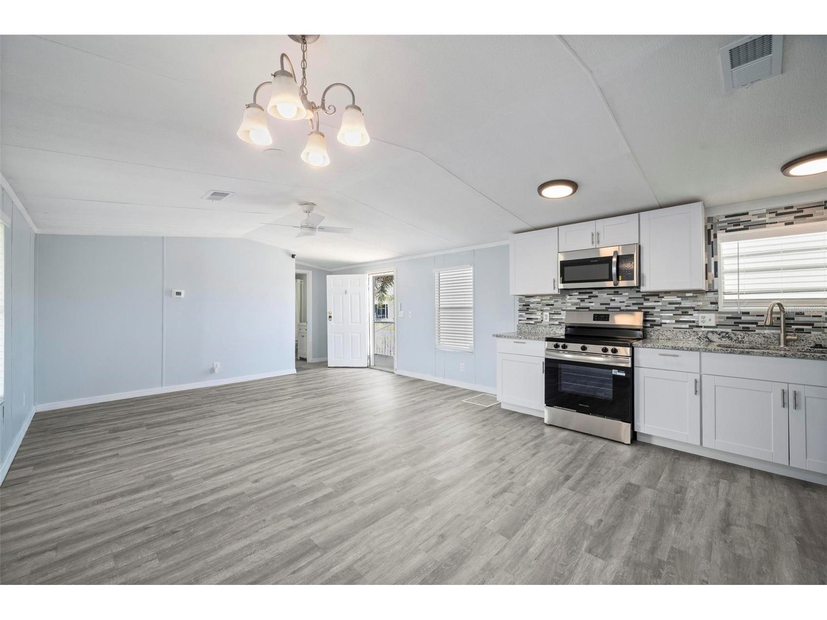 1000 Kings Highway #101 Port Charlotte FL 33980 C7525593 image6