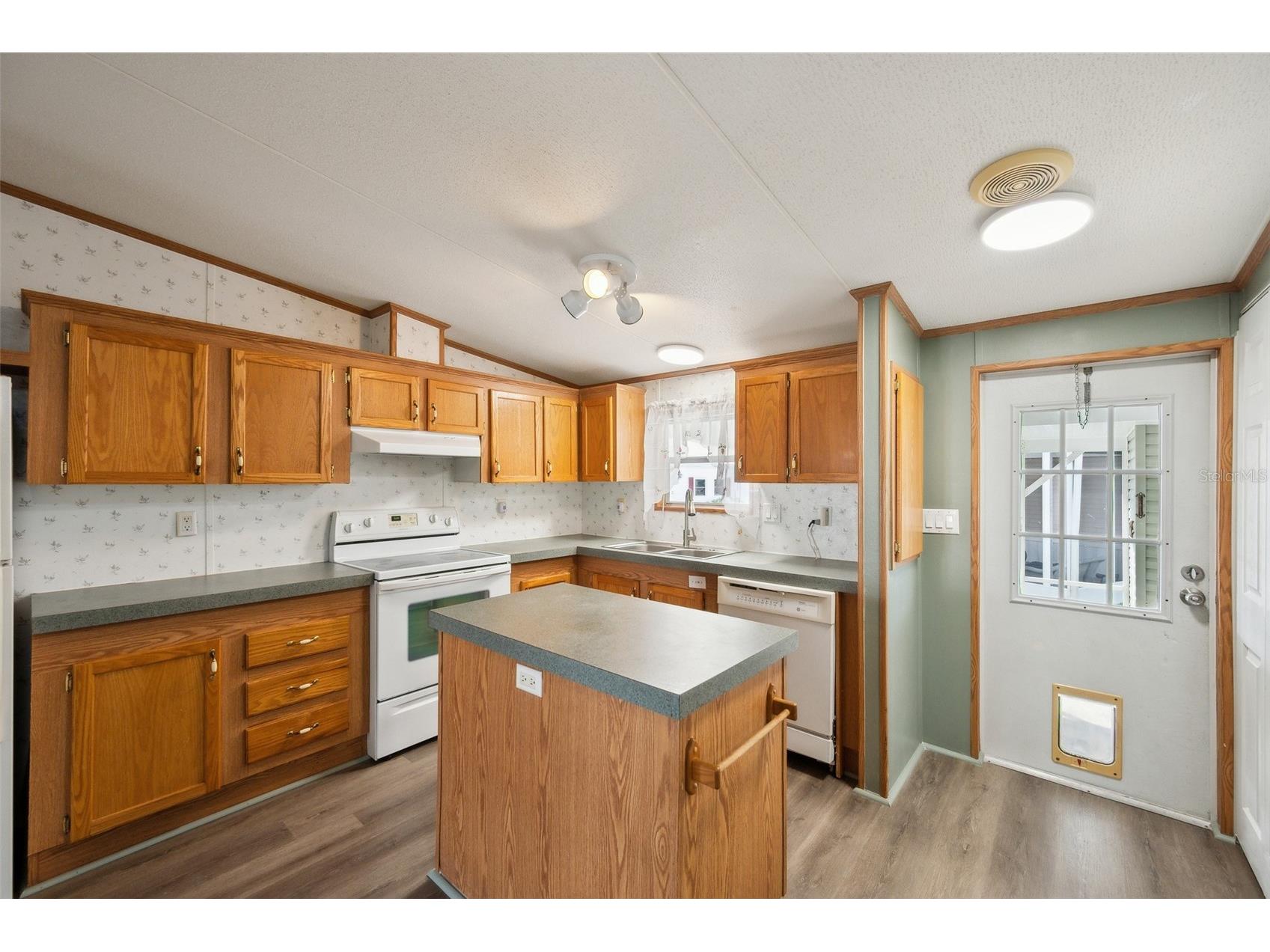 1000 Kings Highway #104 Port Charlotte FL 33980 C7511583 image5