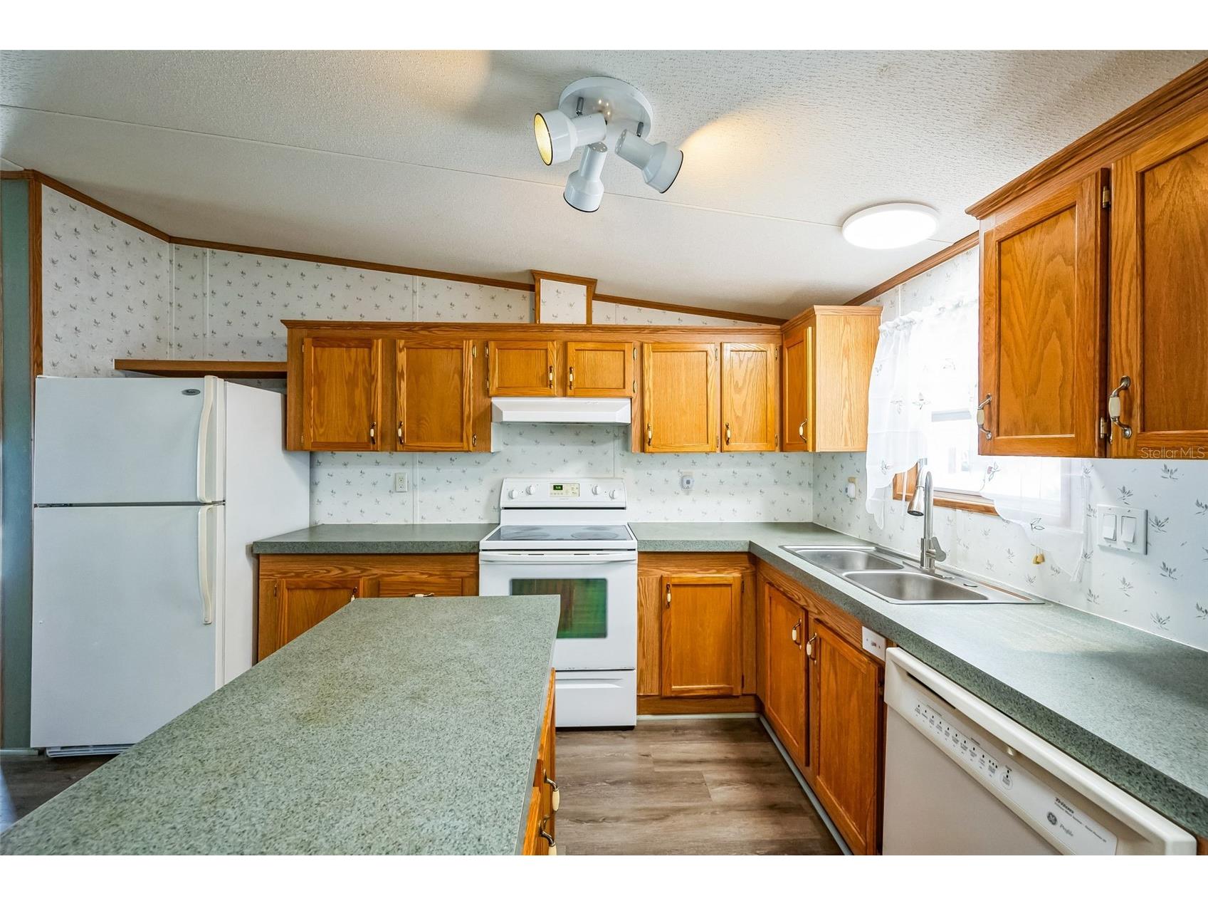 1000 Kings Highway #104 Port Charlotte FL 33980 C7511583 image6
