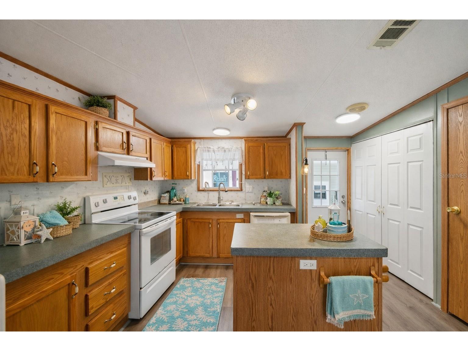 1000 Kings Highway #104 Port Charlotte FL 33980 C7511583 image9