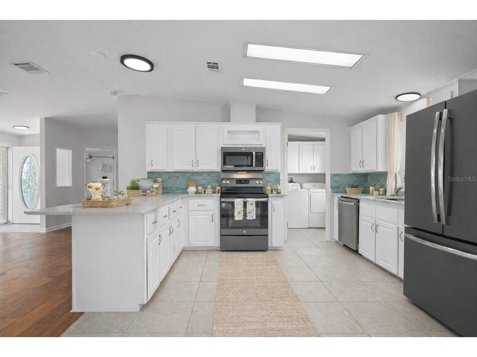 1000 Kings Highway #111 Port Charlotte FL 33980 C7520555 image14