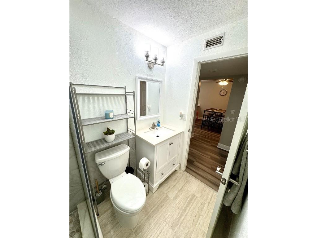 1000 Lake Of The Woods Boulevard #104F Fern Park FL 32730 V4941113 image18