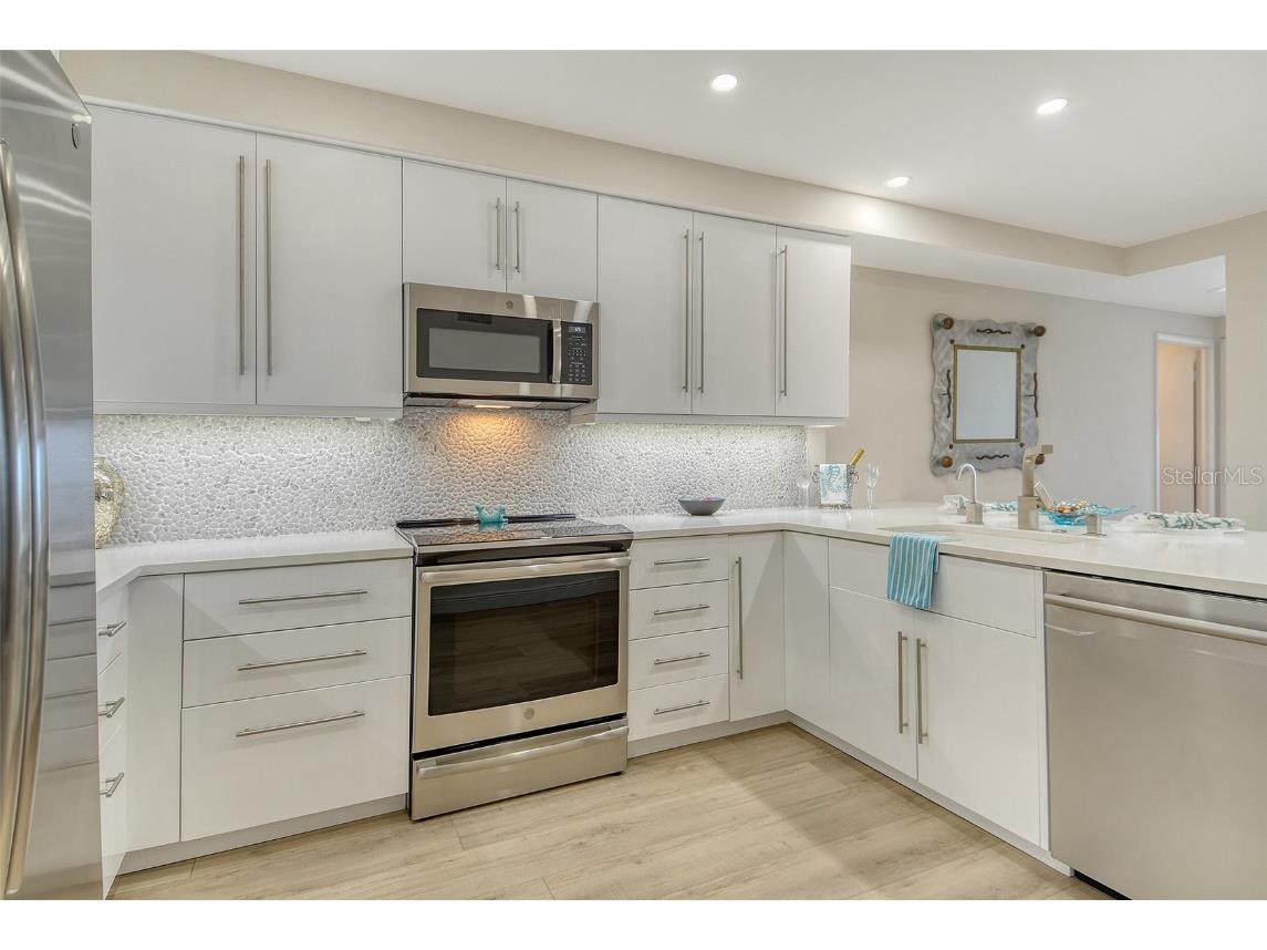 1000 Longboat Club Road #1105 Longboat Key FL 34228 - GULF OF MEXICO A4657701 image24