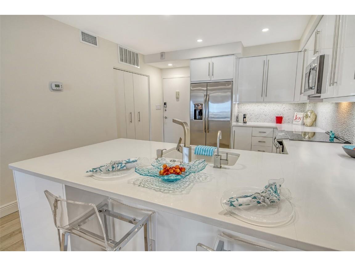 1000 Longboat Club Road #1105 Longboat Key FL 34228 - GULF OF MEXICO A4657701 image5