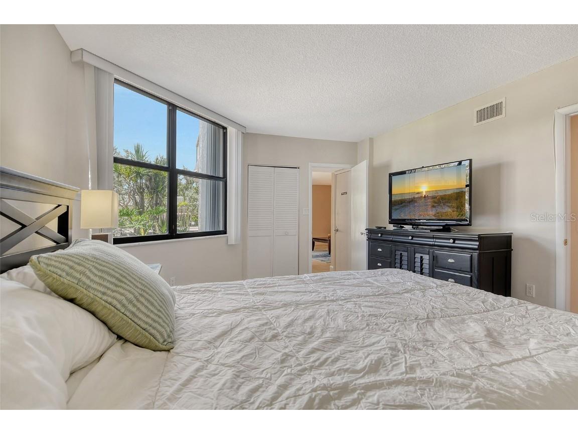 1000 Longboat Club Road #1105 Longboat Key FL 34228 - GULF OF MEXICO A4657701 image93