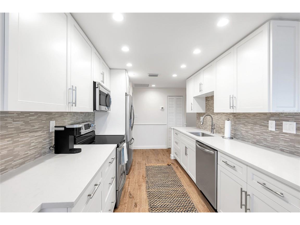 1000 Longboat Club Road #204 Longboat Key FL 34228 A4671838 image14