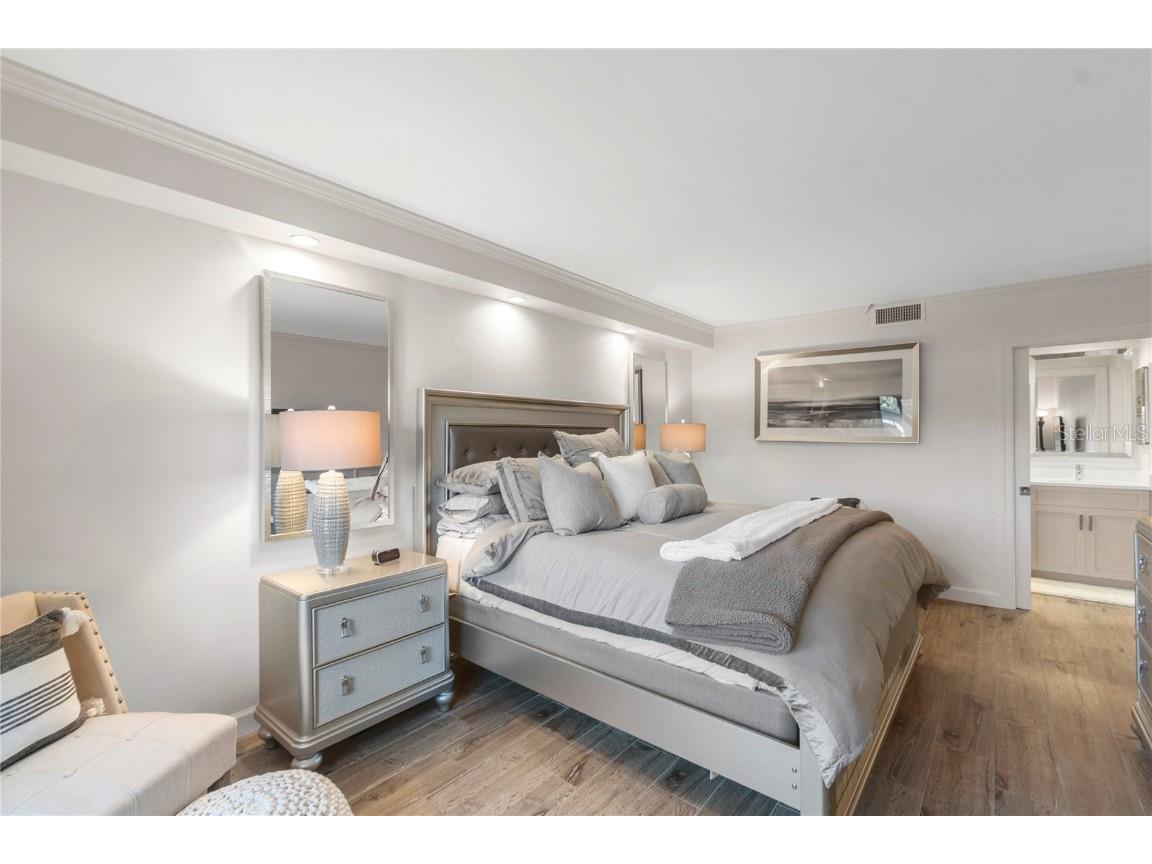 1000 Longboat Club Road #204 Longboat Key FL 34228 A4671838 image28