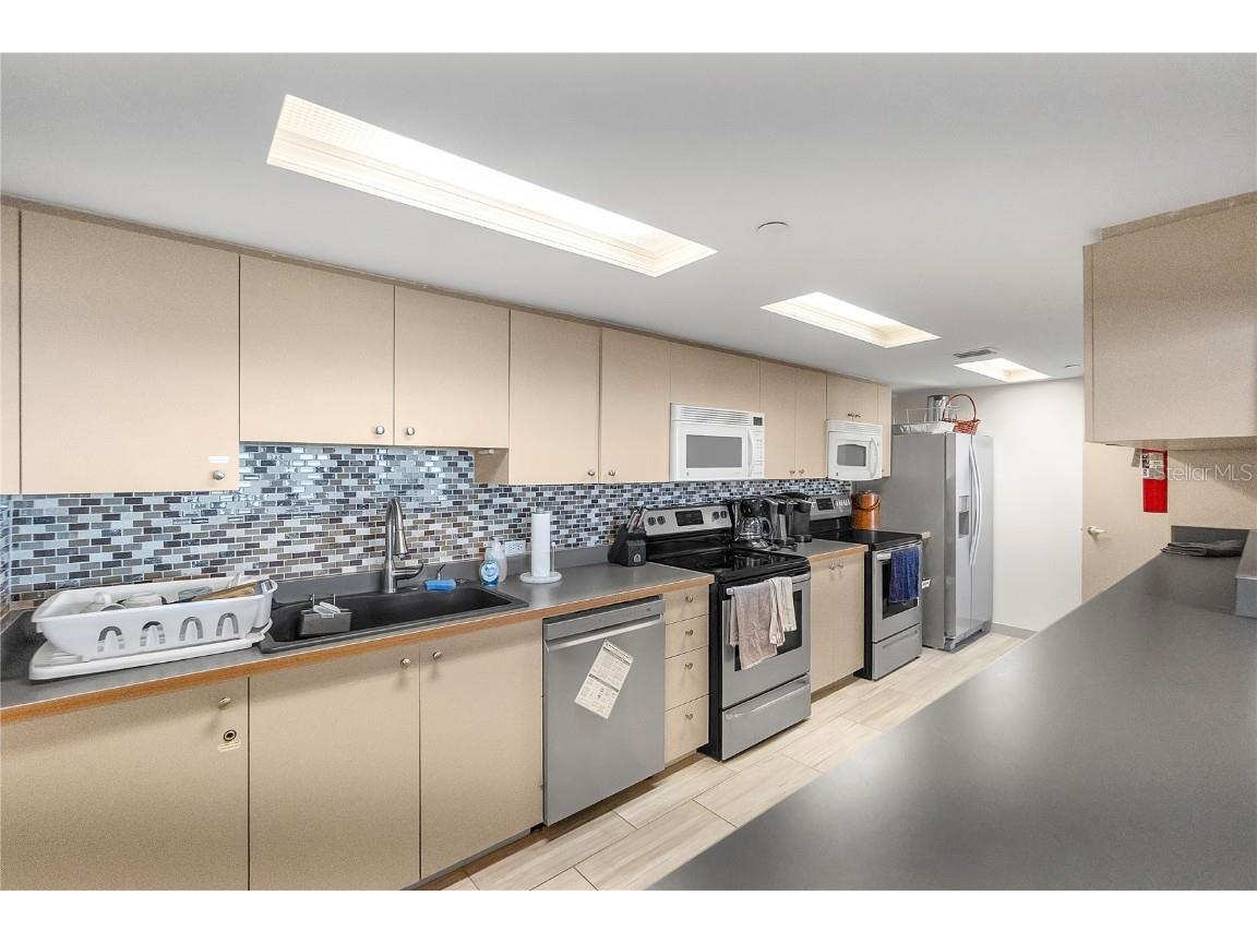 1000 Longboat Club Road #204 Longboat Key FL 34228 A4671838 image48