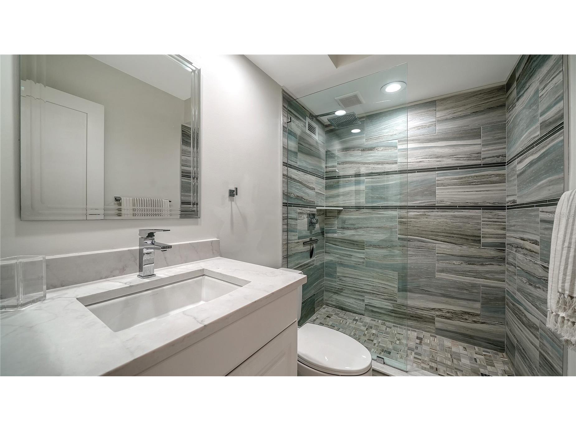 1000 Longboat Club Road #403 Longboat Key FL 34228 - GULF OF MEXICO A4680791 image13