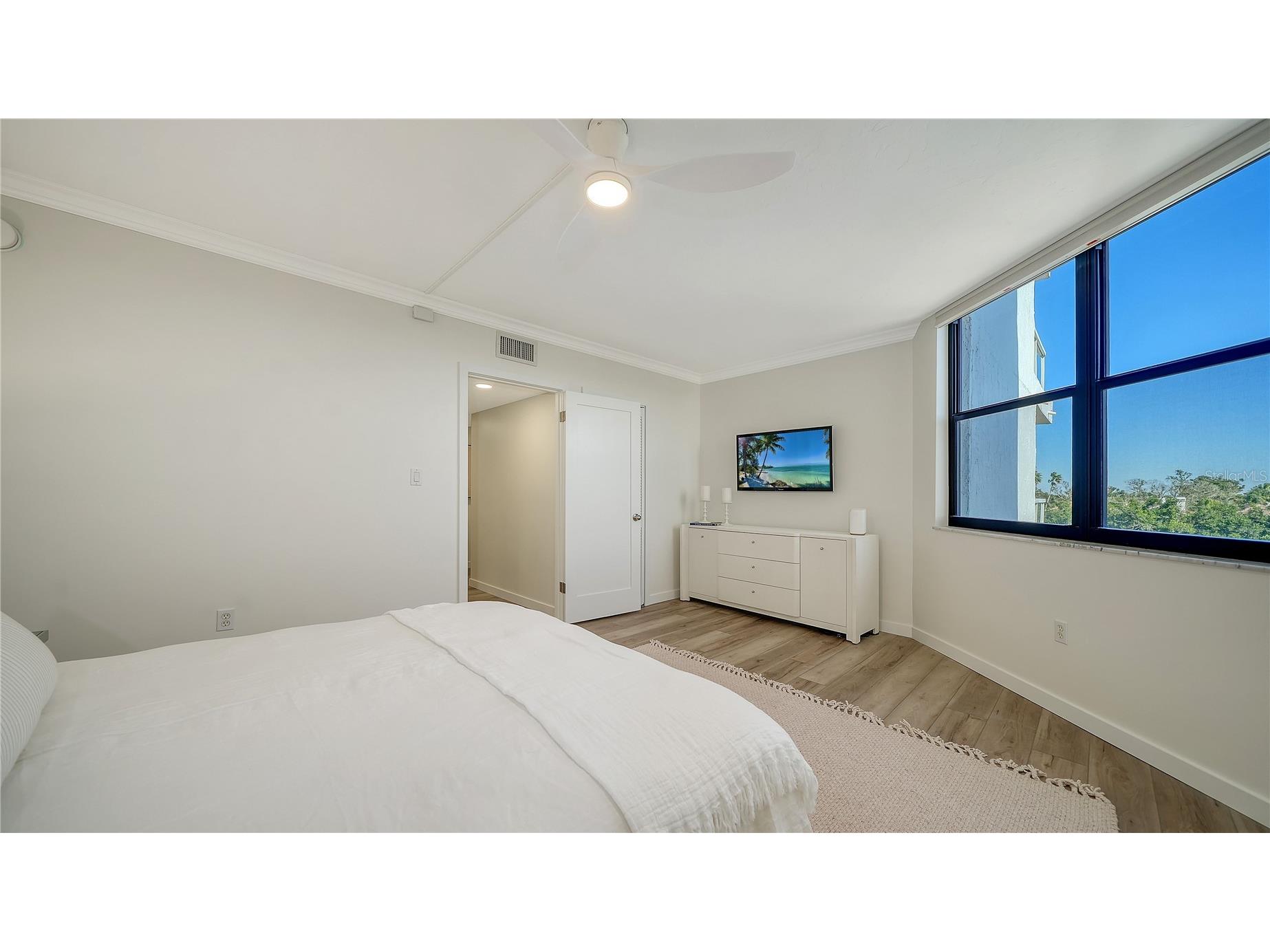 1000 Longboat Club Road #403 Longboat Key FL 34228 - GULF OF MEXICO A4680791 image15