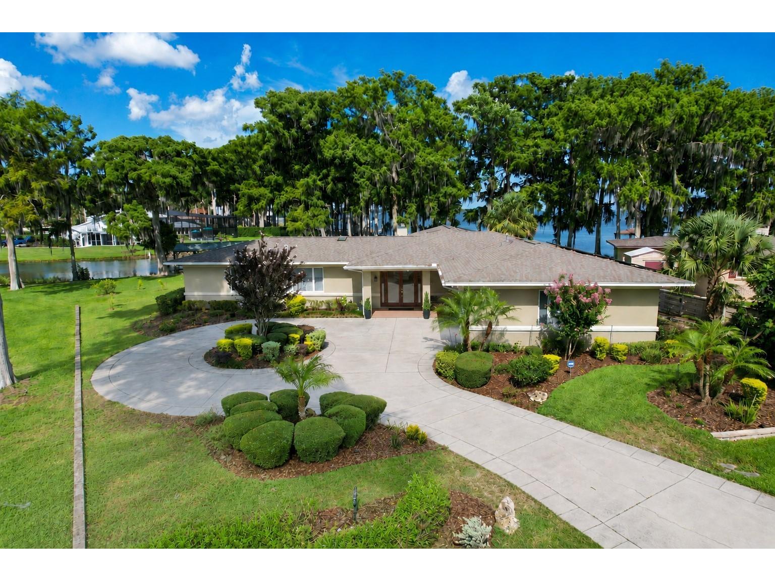 1000 Loves Point Drive Leesburg FL 34748 - LAKE HARRIS G5114858 image1