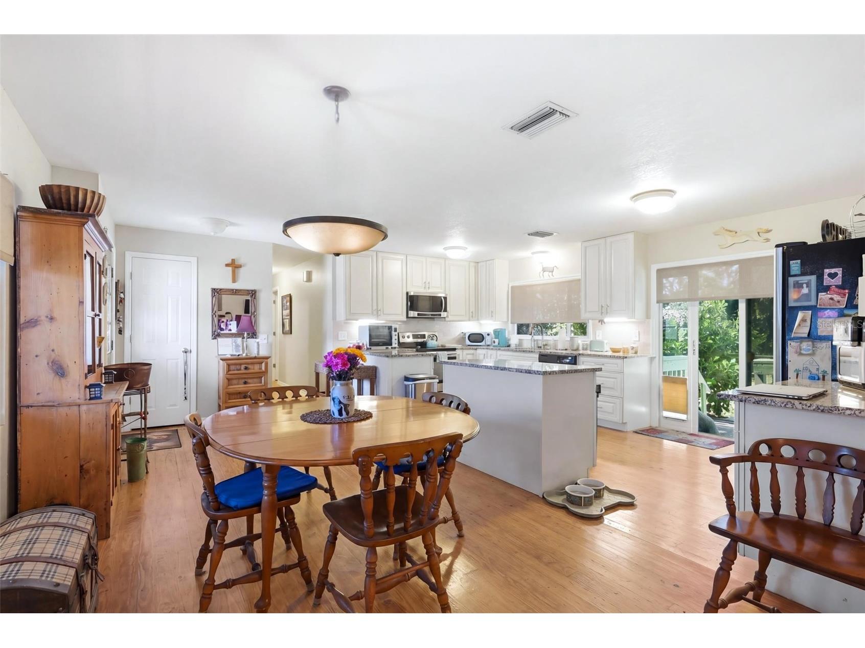 1000 Morningside Drive Englewood FL 34223 D6147326 image8