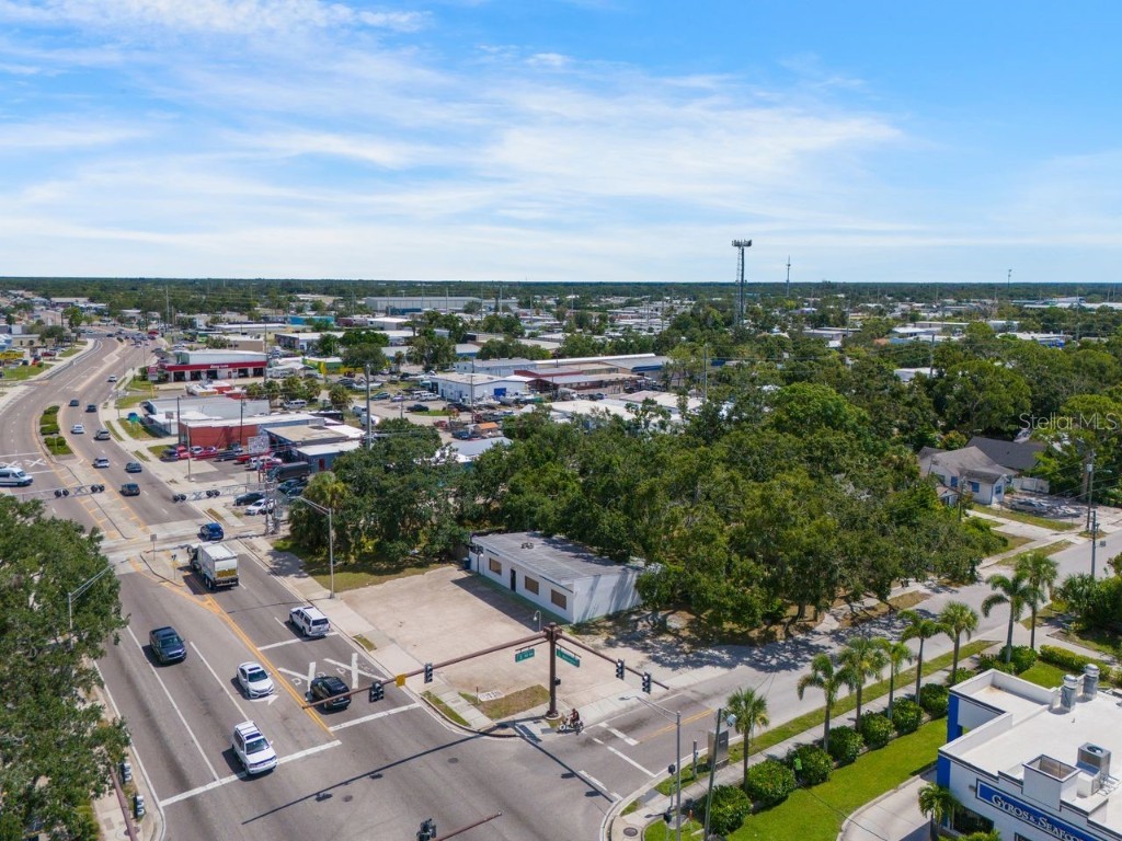 1000 N Washington Boulevard Sarasota FL 34236 A4669227 image1