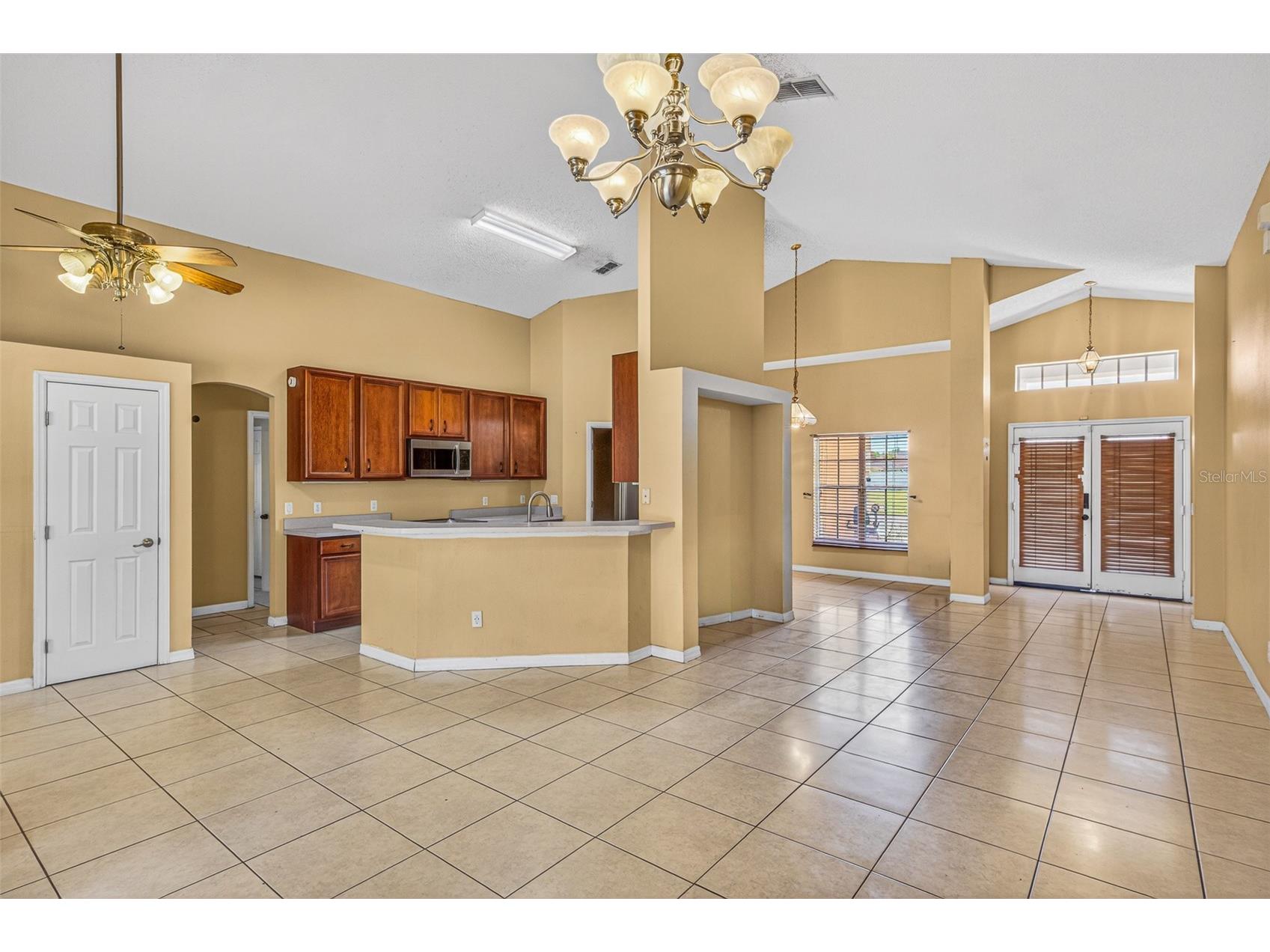 1000 Royal Marquis Circle Ocoee FL 34761 O6382695 image2