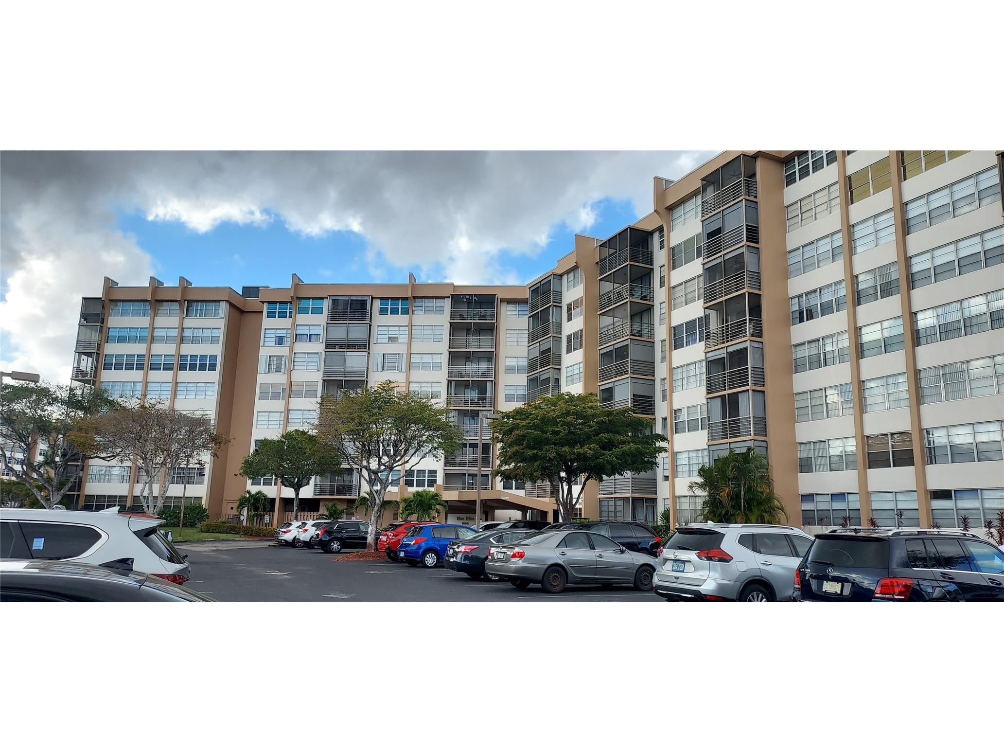 1000 Saint Charles Place #209 Pembroke Pines FL 33026 O6387117 image1