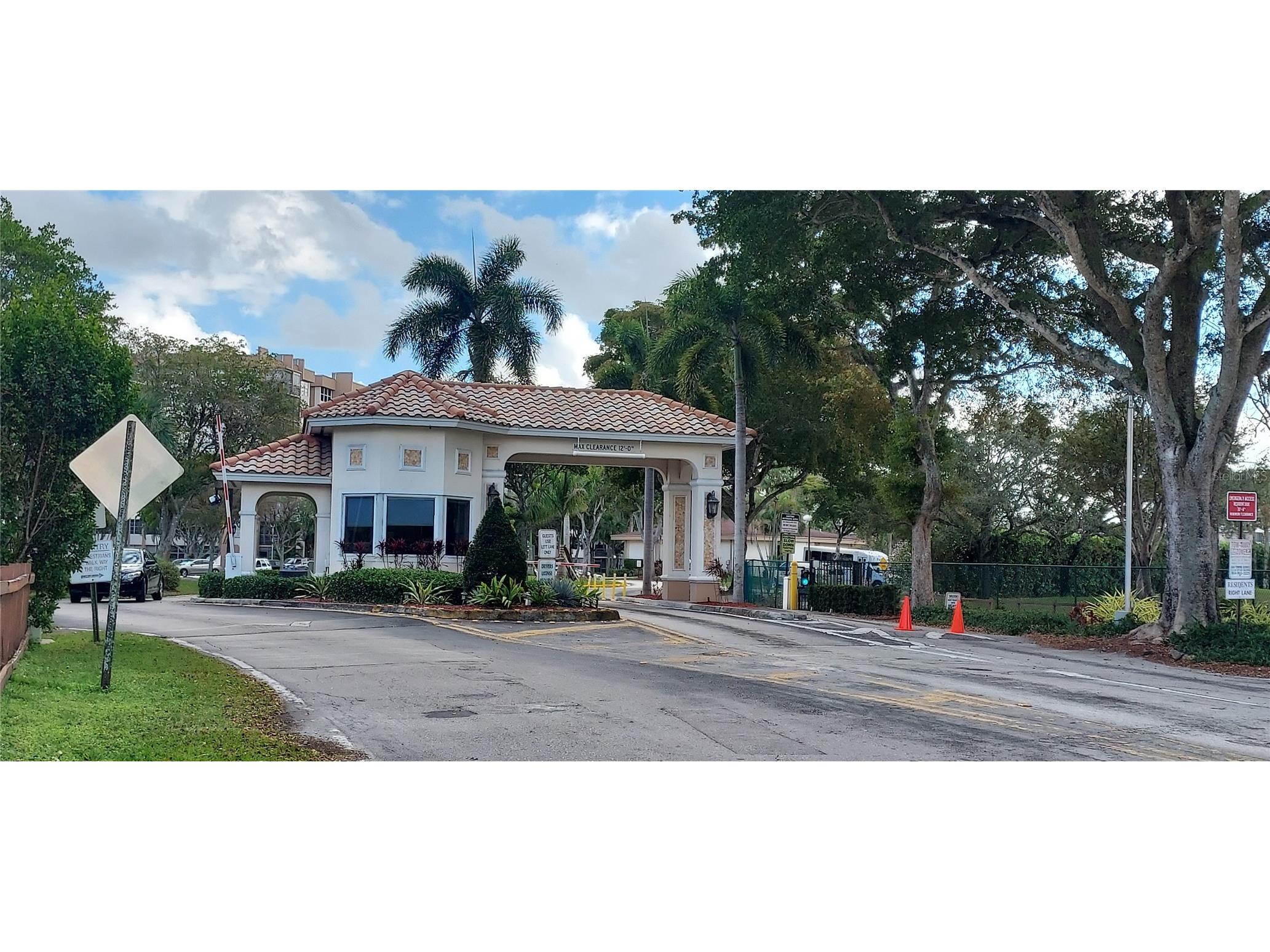 1000 Saint Charles Place #209 Pembroke Pines FL 33026 O6387117 image2