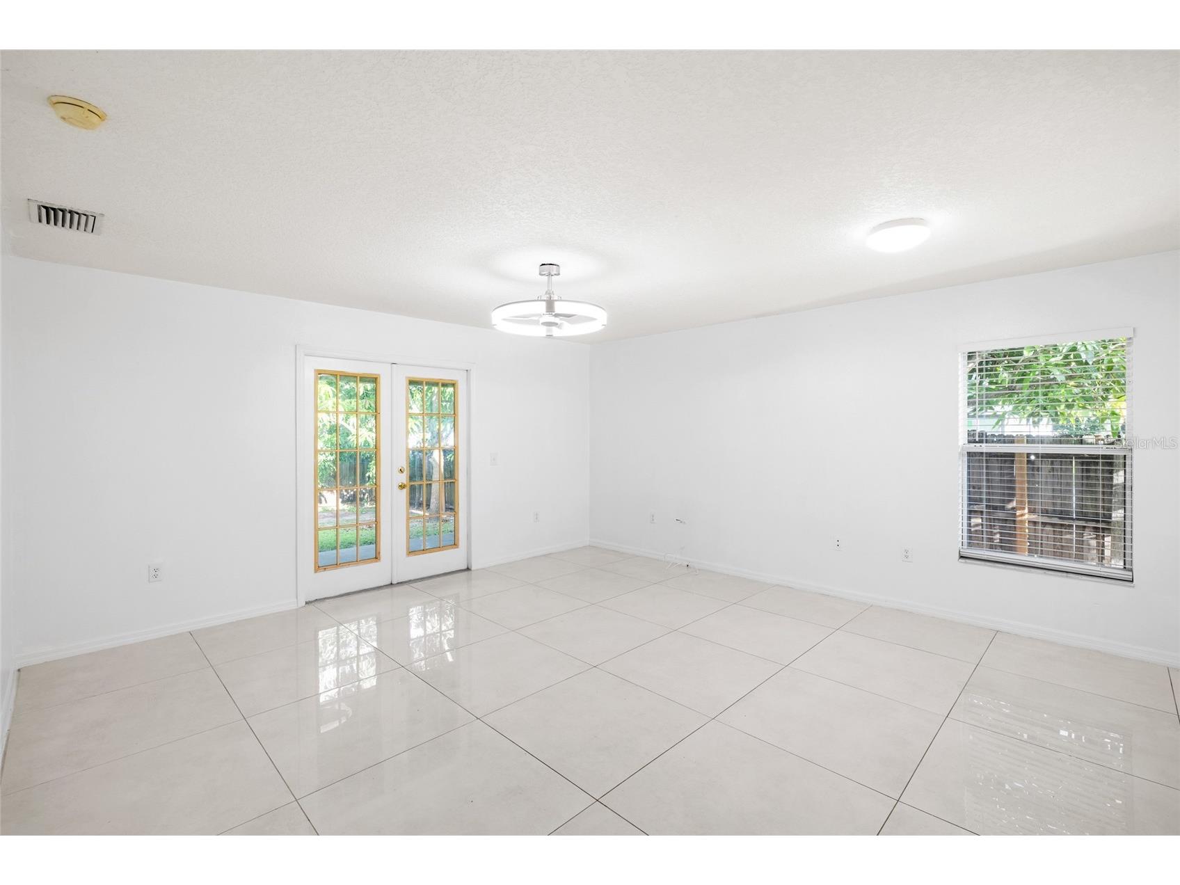 10001 Florence Avenue N Tampa FL 33612 TB8532122 image12