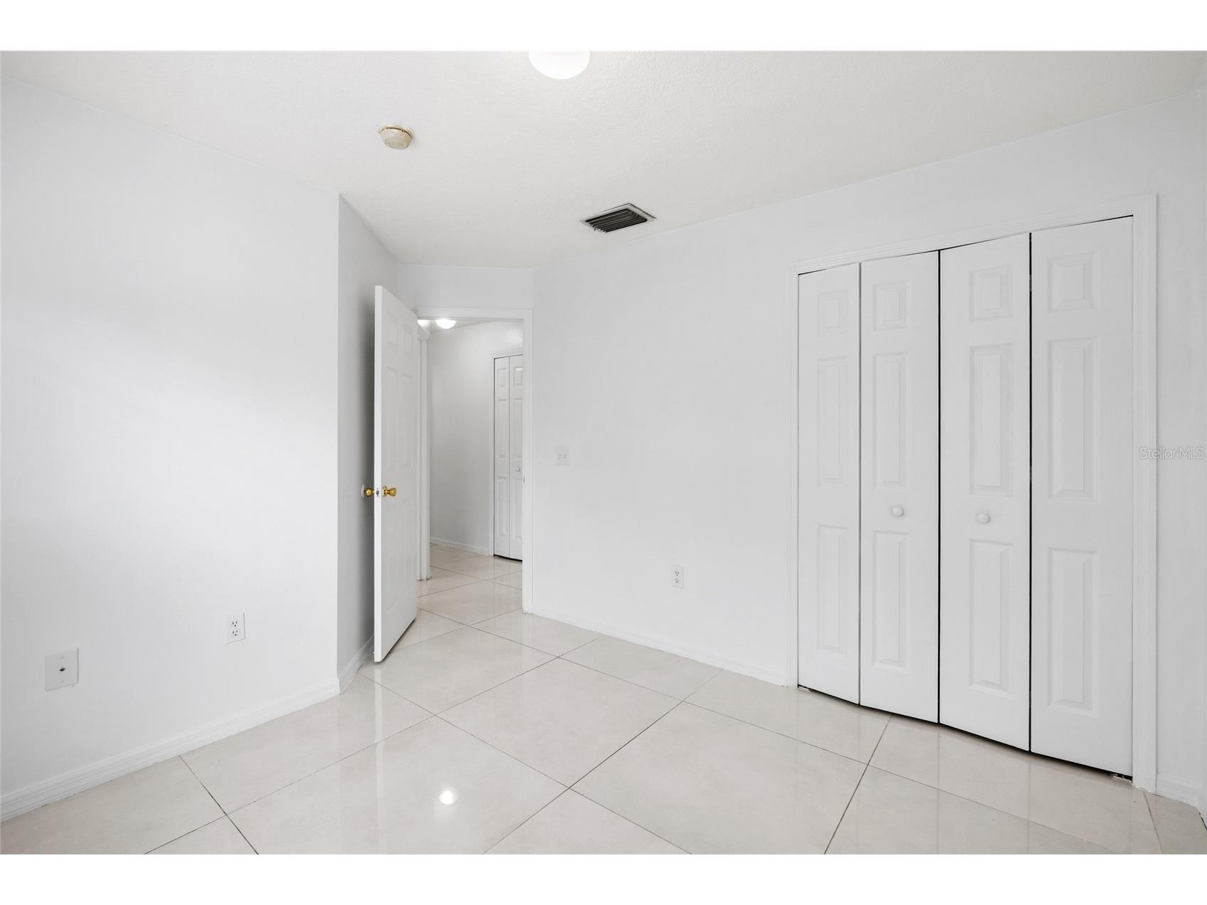 10001 Florence Avenue N Tampa FL 33612 TB8532122 image15