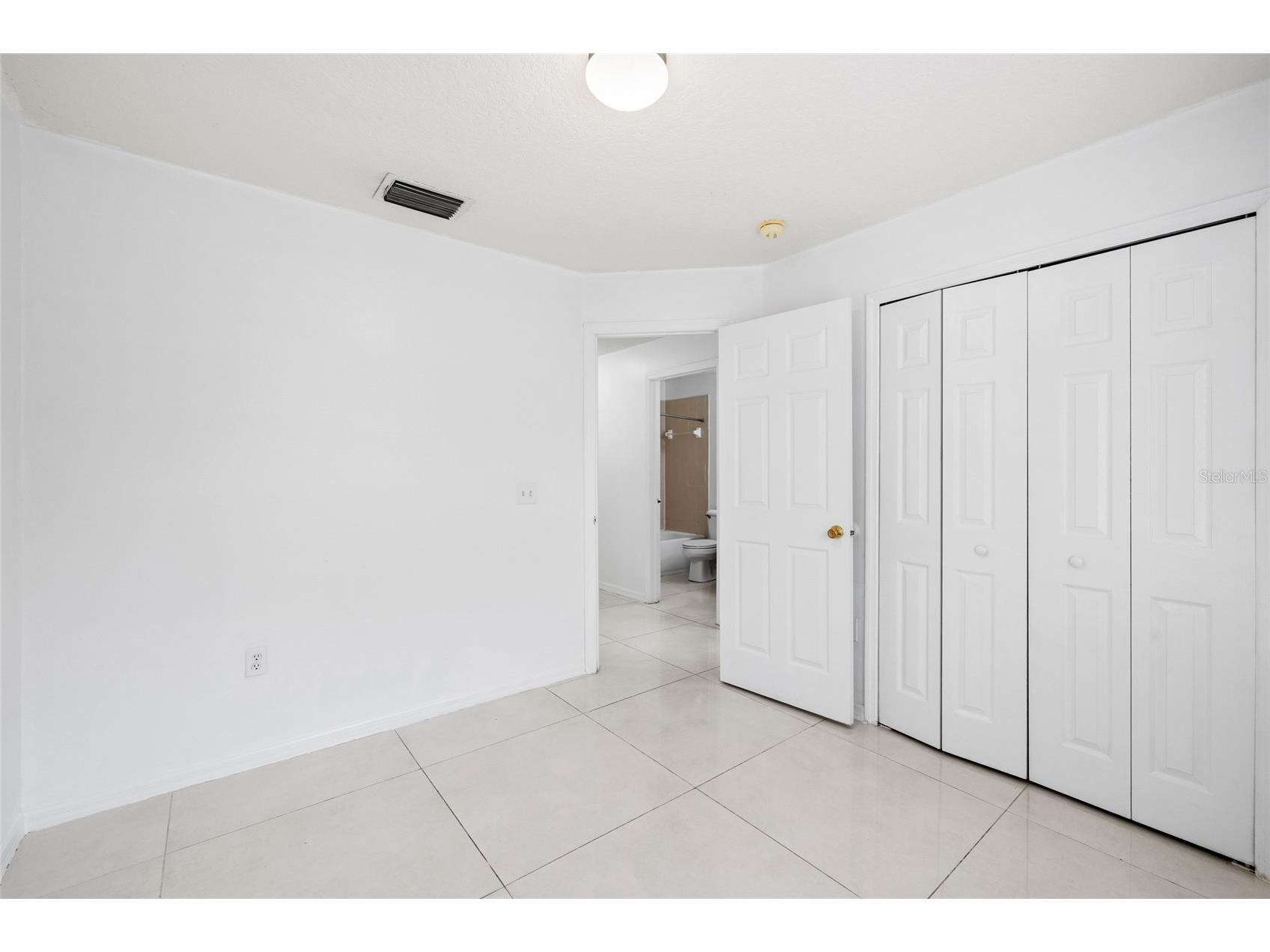 10001 Florence Avenue N Tampa FL 33612 TB8532122 image17