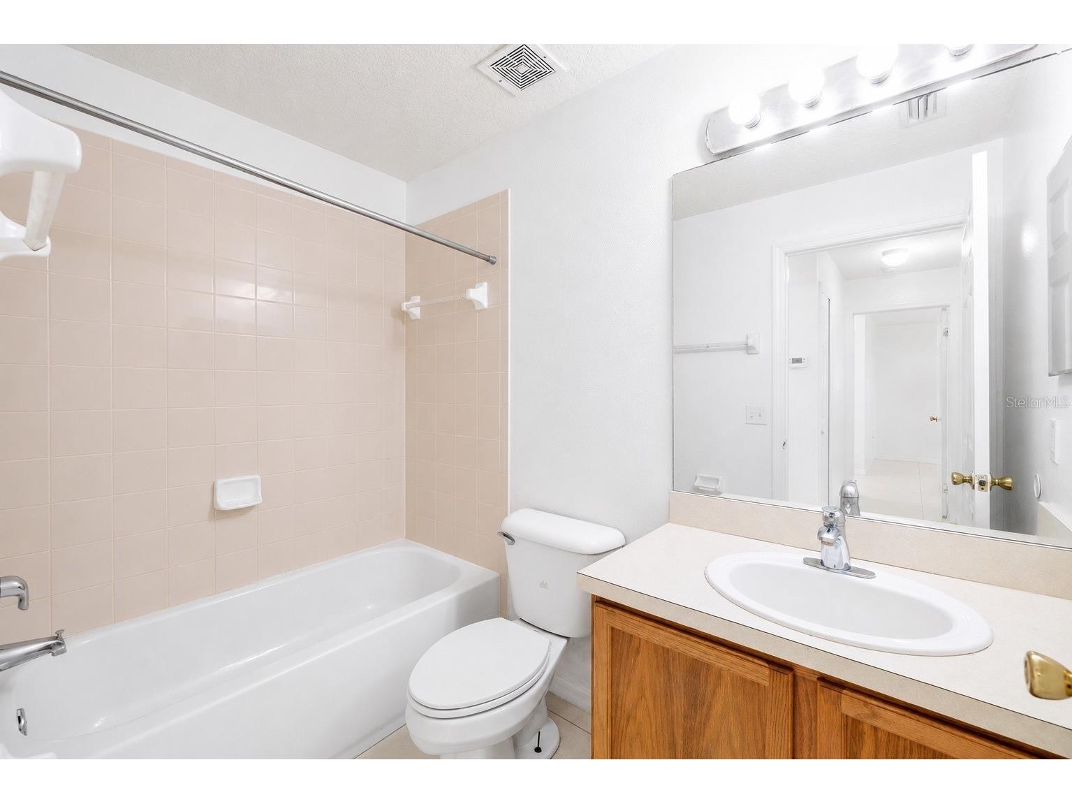 10001 Florence Avenue N Tampa FL 33612 TB8532122 image18