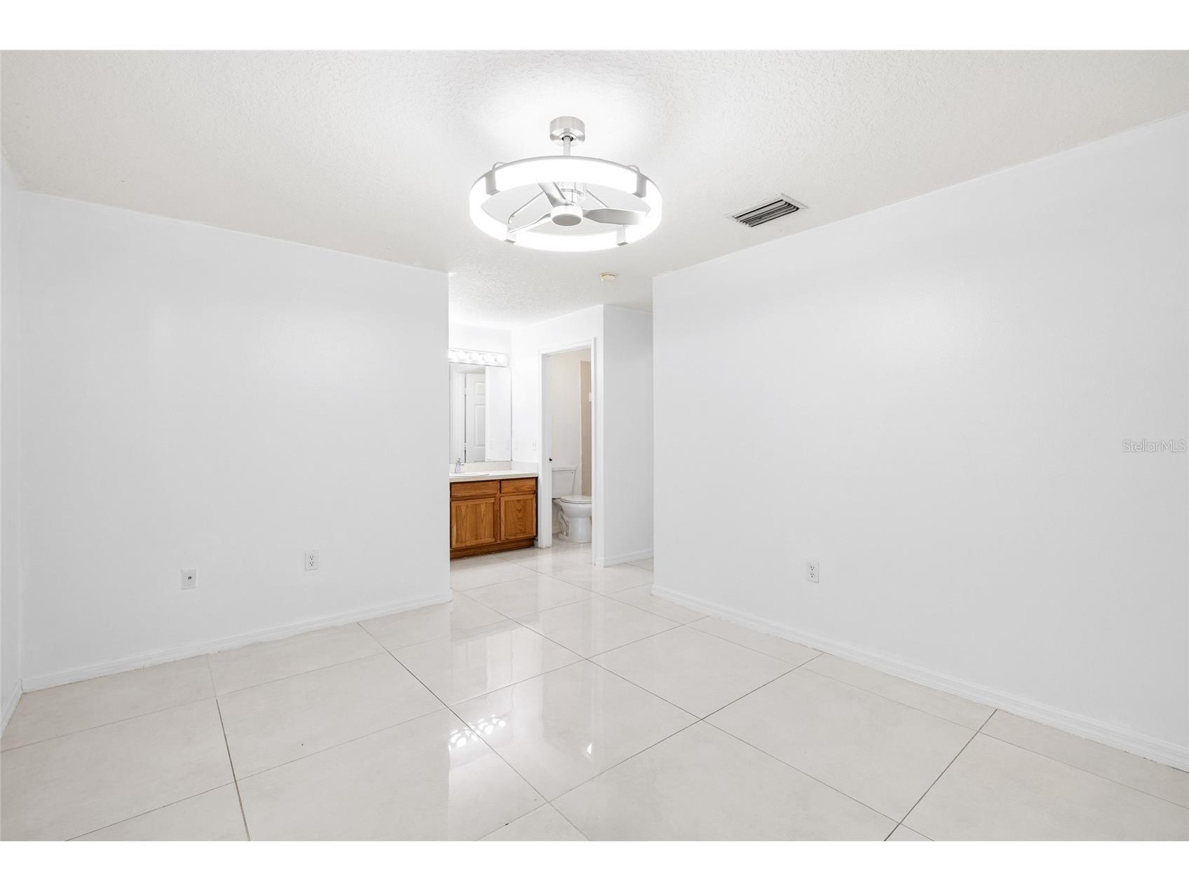 10001 Florence Avenue N Tampa FL 33612 TB8532122 image21