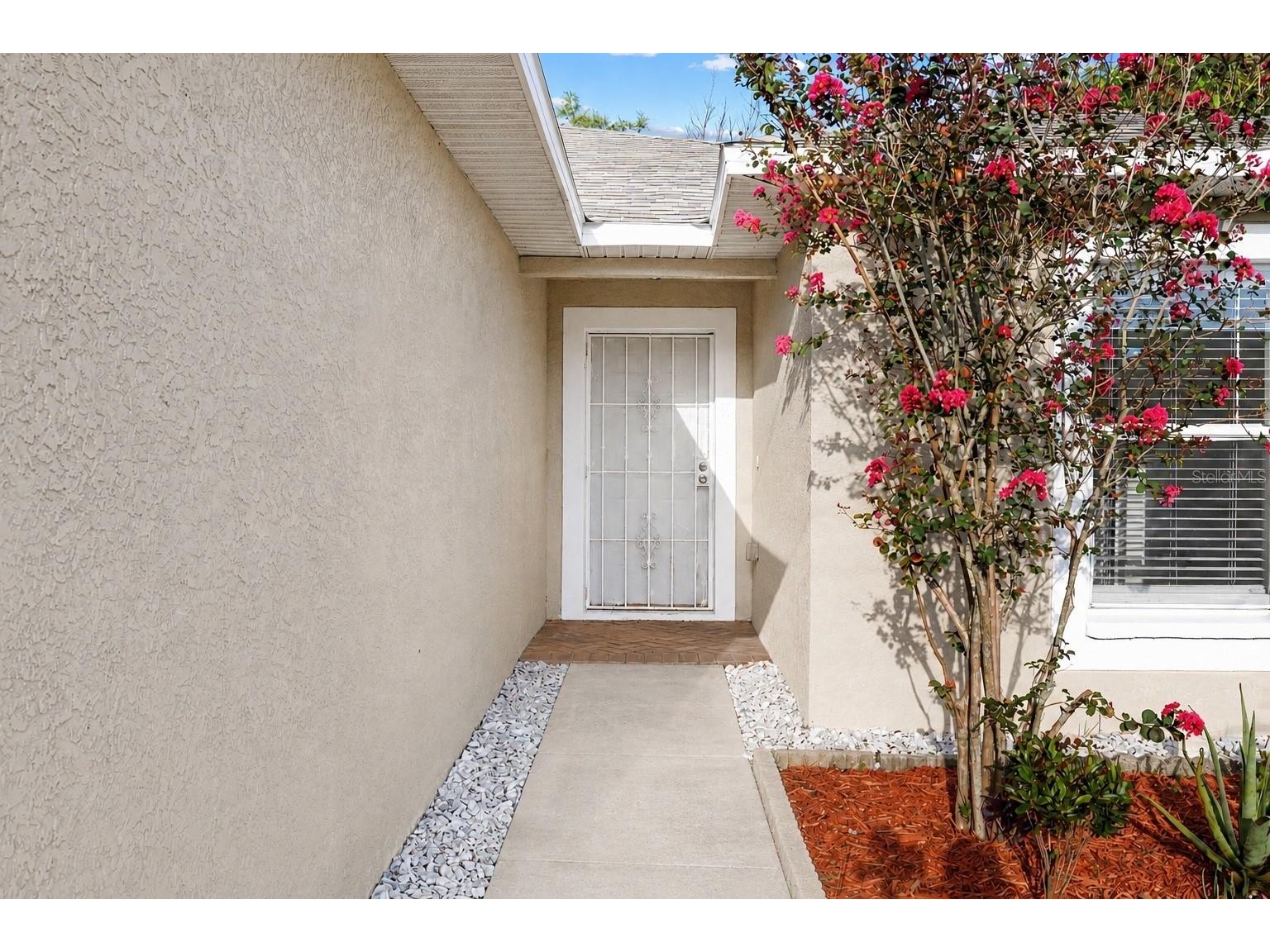 10001 Florence Avenue N Tampa FL 33612 TB8532122 image3