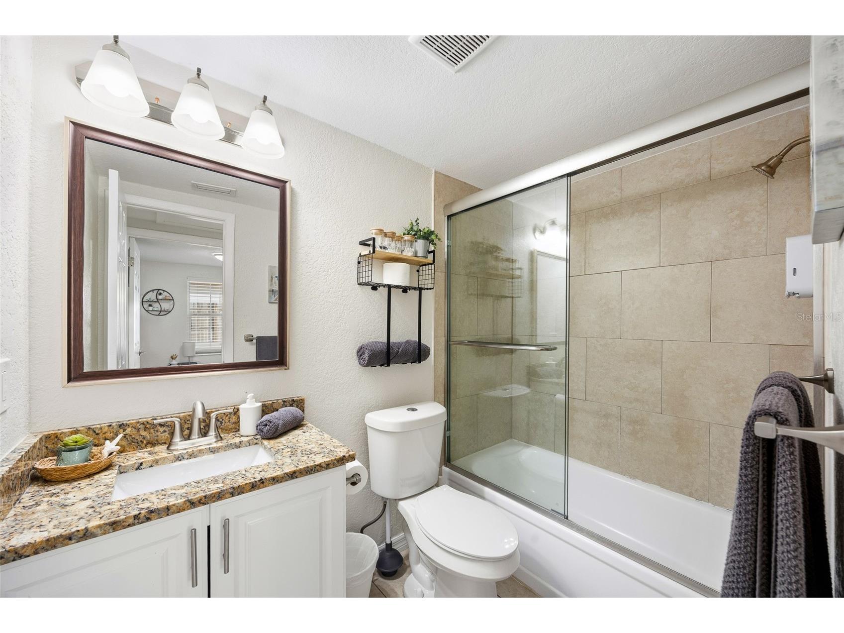 10001 N Annette Avenue Tampa FL 33612 TB8471662 image12