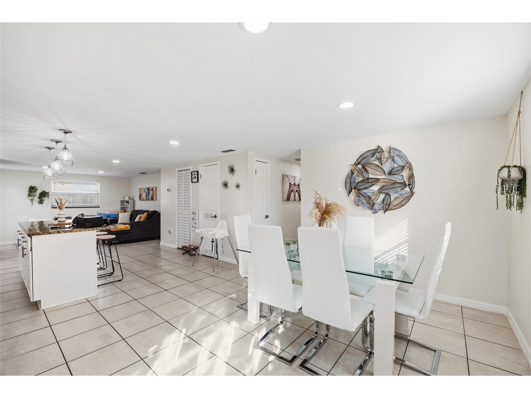 10001 N Annette Avenue Tampa FL 33612 TB8471662 image7