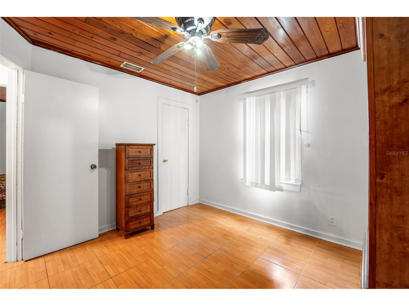 10001 N Arden Avenue Tampa FL 33612 TB8466634 image14