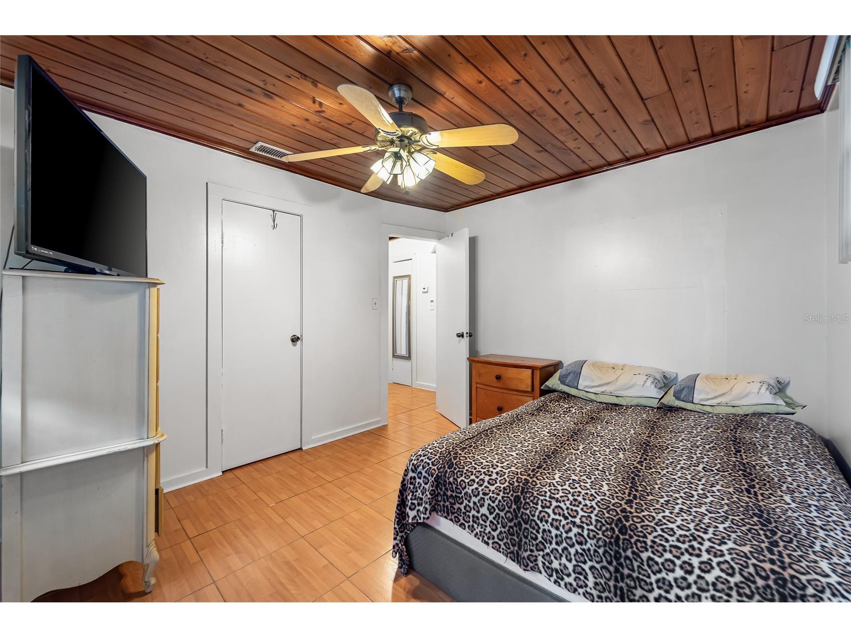 10001 N Arden Avenue Tampa FL 33612 TB8466634 image16