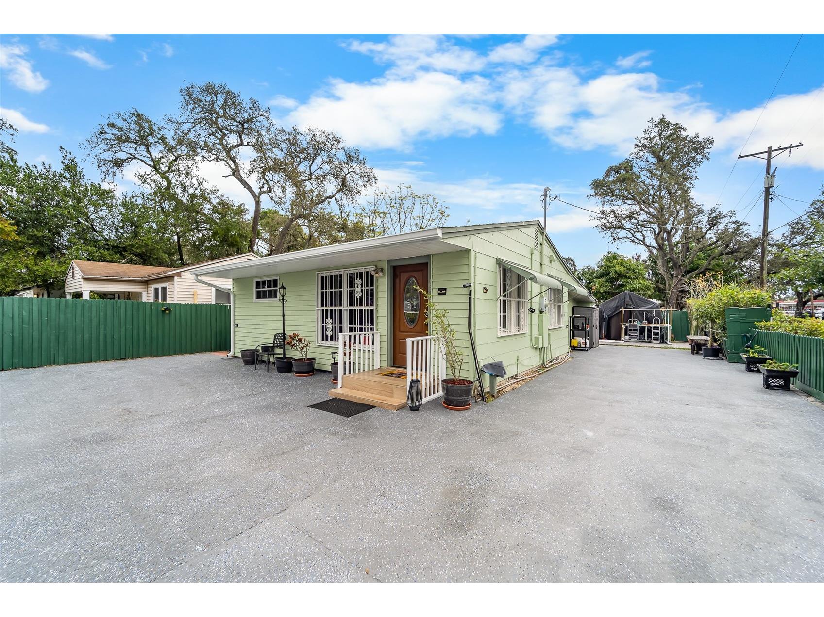 10001 N Arden Avenue Tampa FL 33612 TB8466634 image2