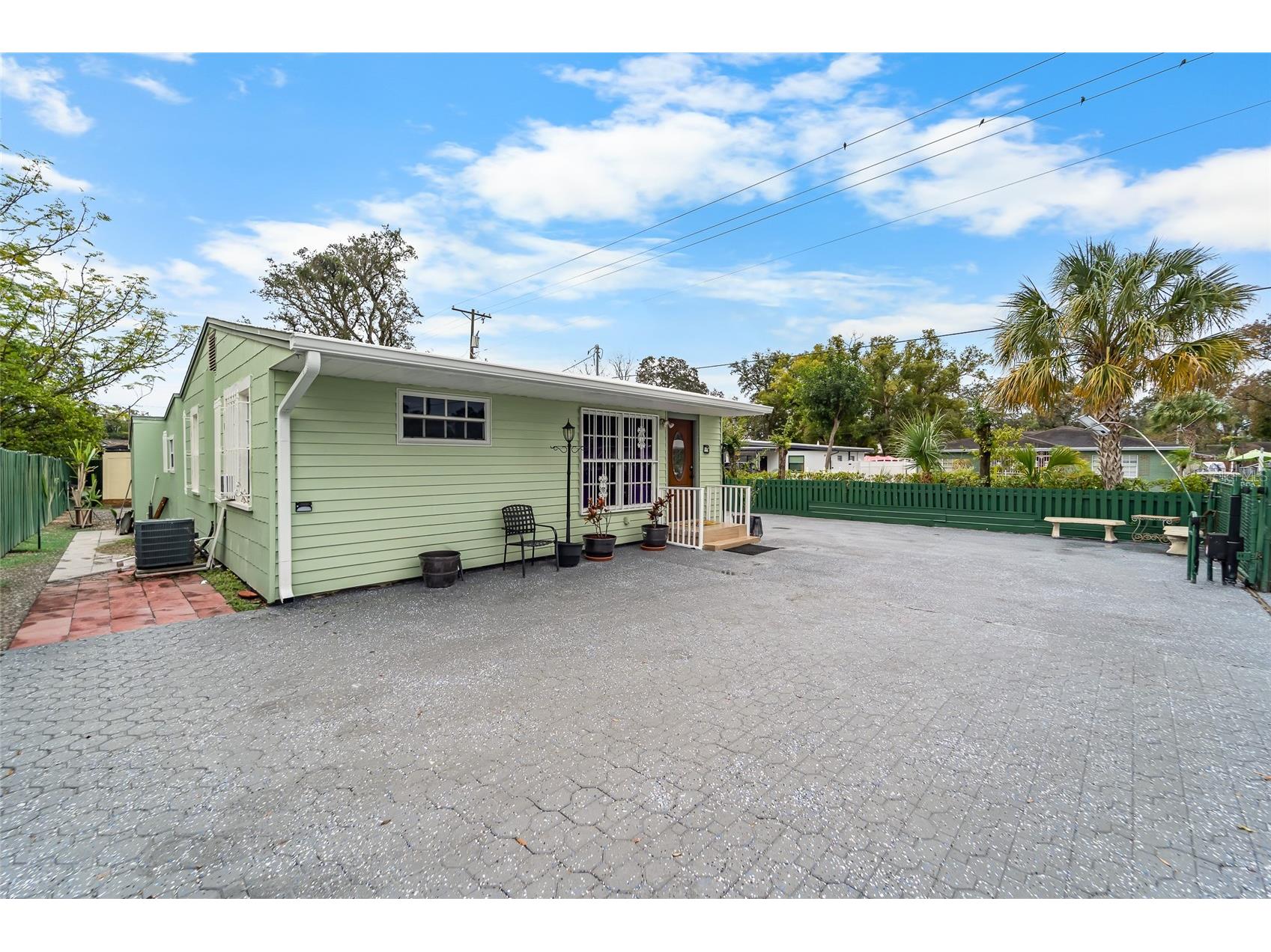 10001 N Arden Avenue Tampa FL 33612 TB8466634 image3