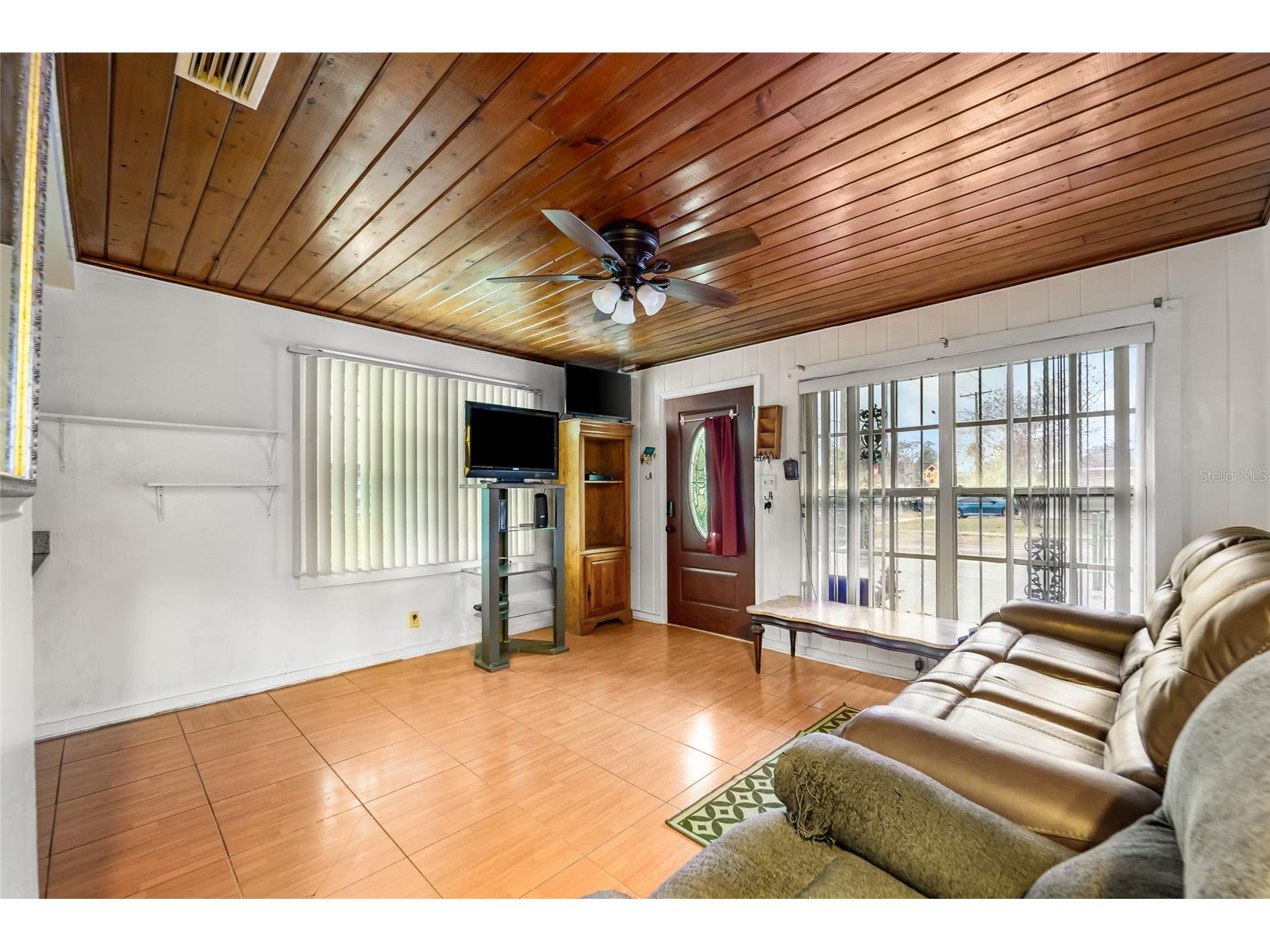 10001 N Arden Avenue Tampa FL 33612 TB8466634 image8