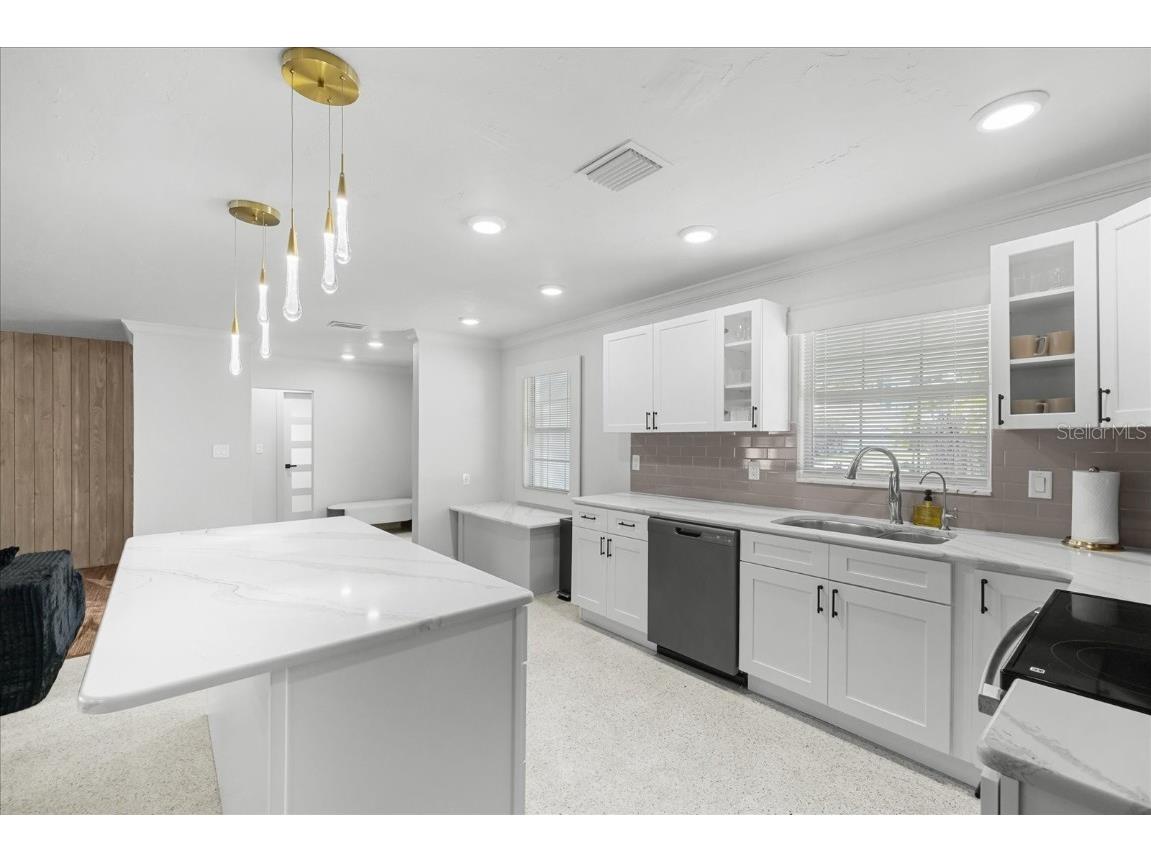 10001 S Yacht Club Drive Treasure Island FL 33706 W7878034 image15