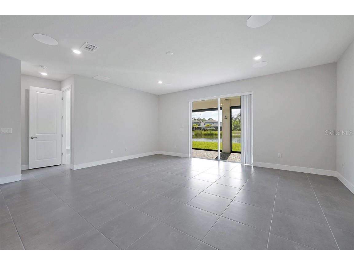 10002 Brown Burrow Street Orlando FL 32829 O6336468 image16