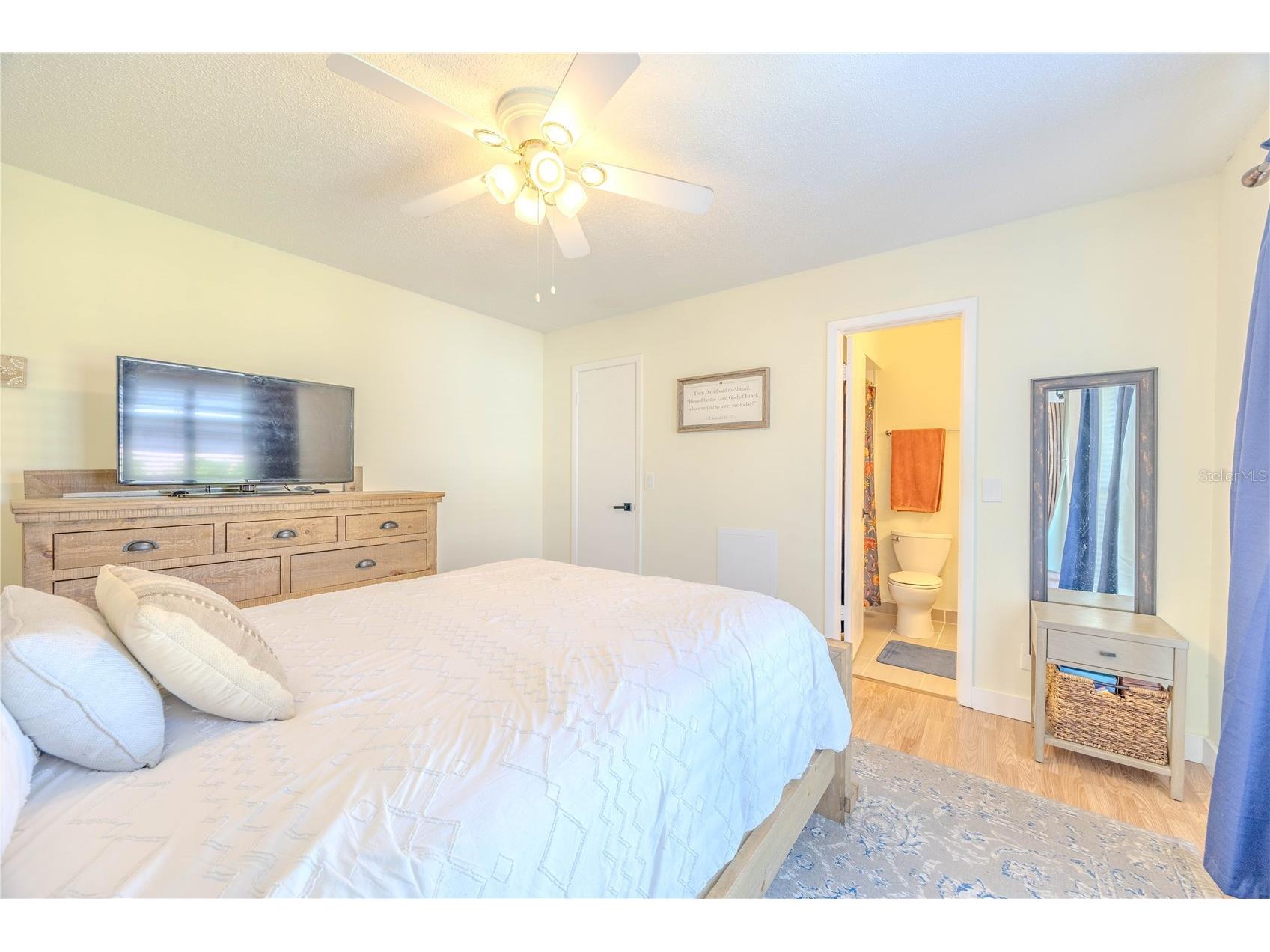 10002 Oakengate Place Tampa FL 33624 TB8490437 image17