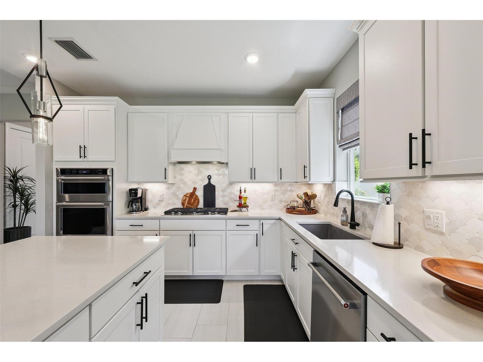 10004 Coral Shore Drive Englewood FL 34223 O6396530 image12