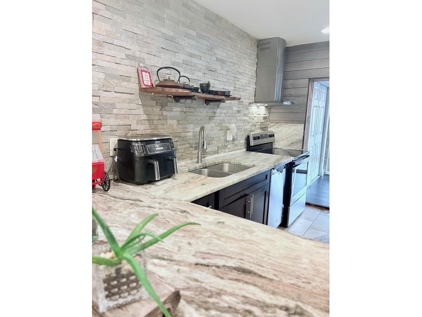 10004 Memorial Highway Tampa FL 33615 TB8434066 image13