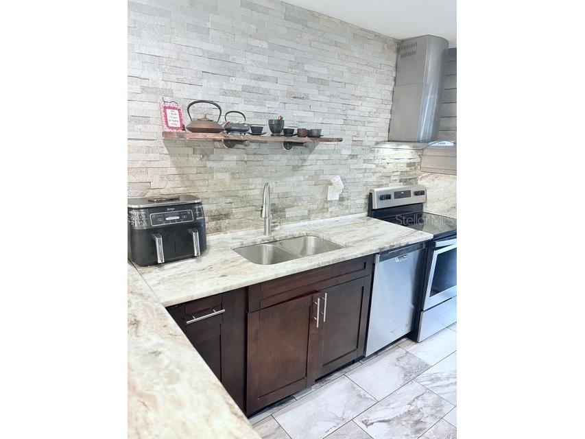 10004 Memorial Highway Tampa FL 33615 TB8434066 image14