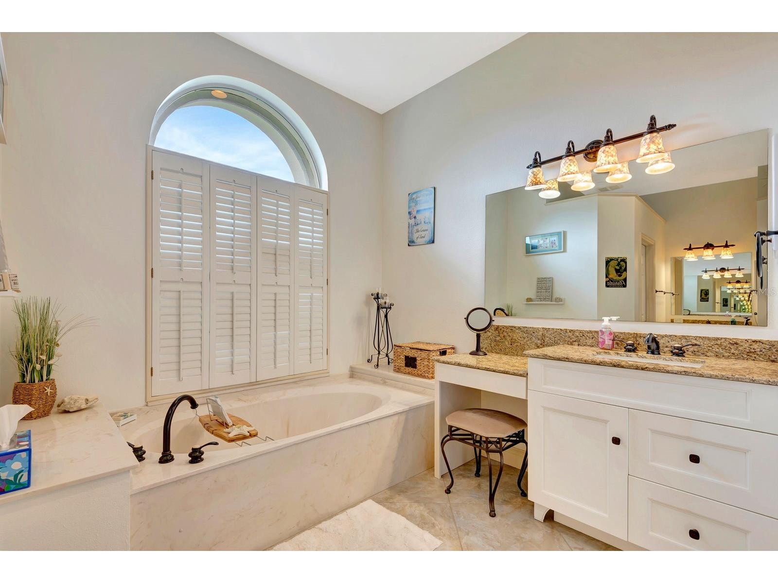 10005 Cherry Hills Avenue Circle Bradenton FL 34202 A4689675 image27