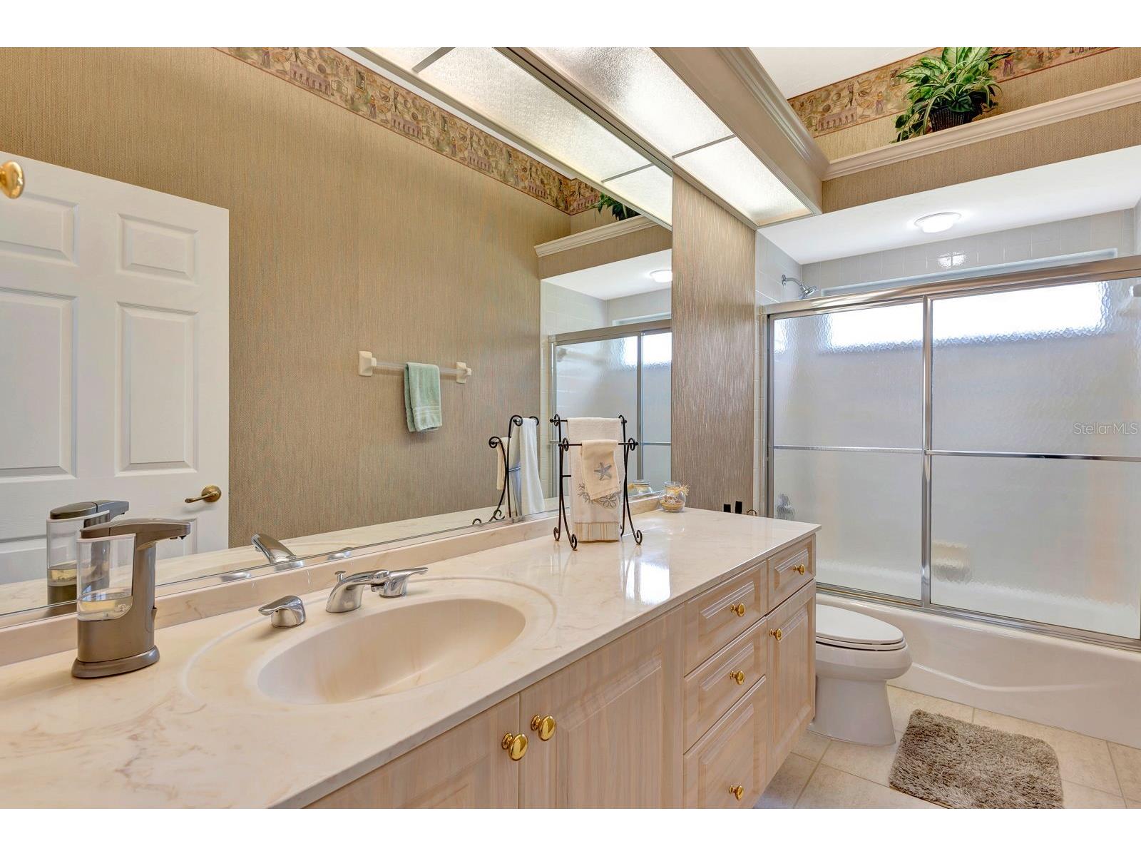 10005 Cherry Hills Avenue Circle Bradenton FL 34202 A4689675 image30