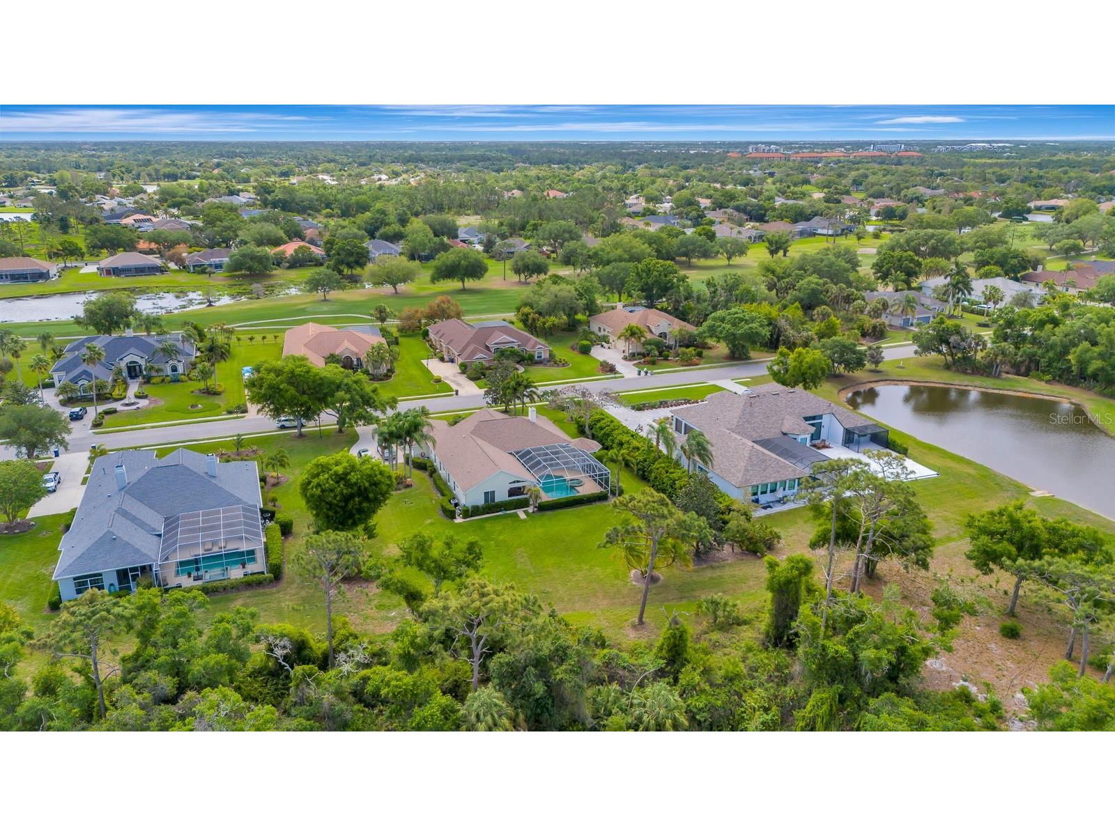 10005 Cherry Hills Avenue Circle Bradenton FL 34202 A4689675 image48