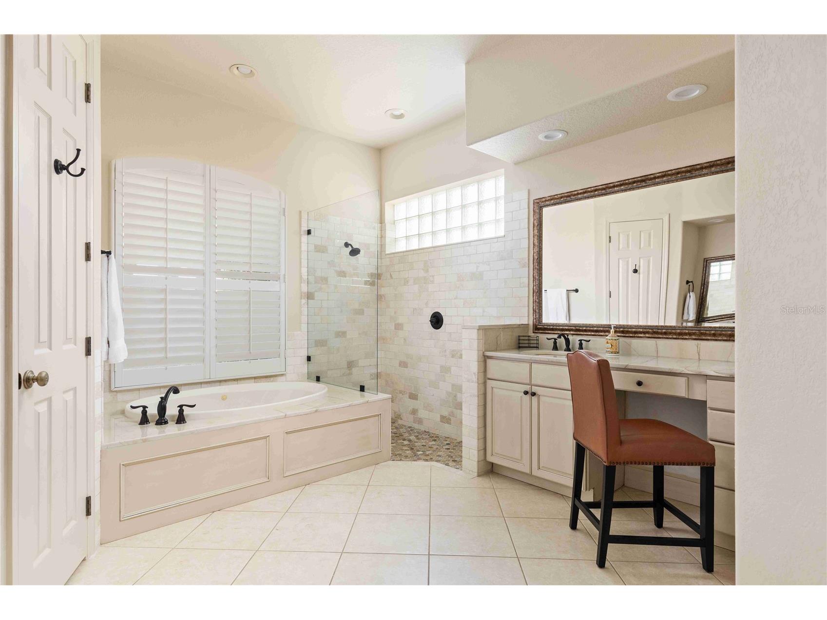 10006 Discovery Terrace Bradenton FL 34212 A4699103 image24