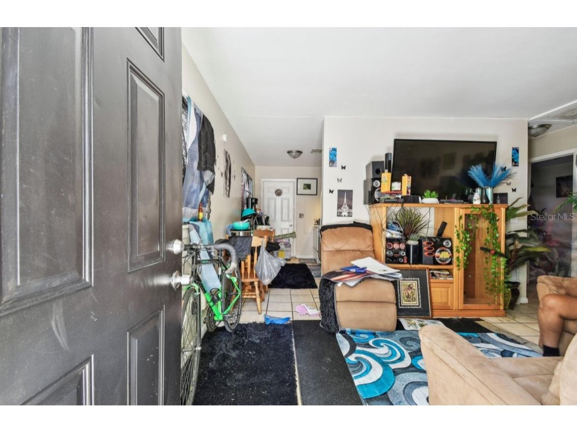 10007 N 10th Street Tampa FL 33612 TB8386870 image3