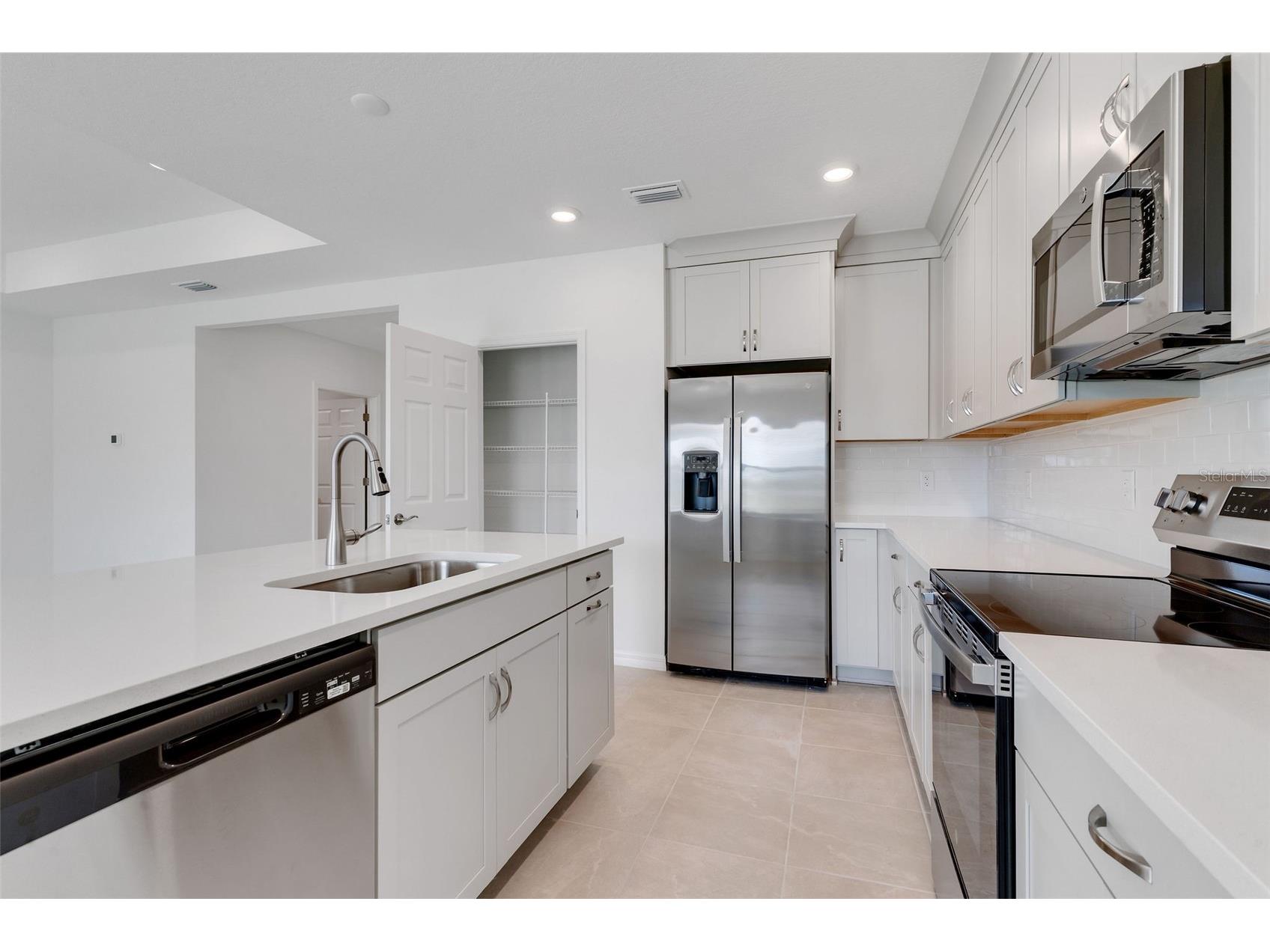 10008 Last Light Glen Parrish FL 34219 A4679362 image12